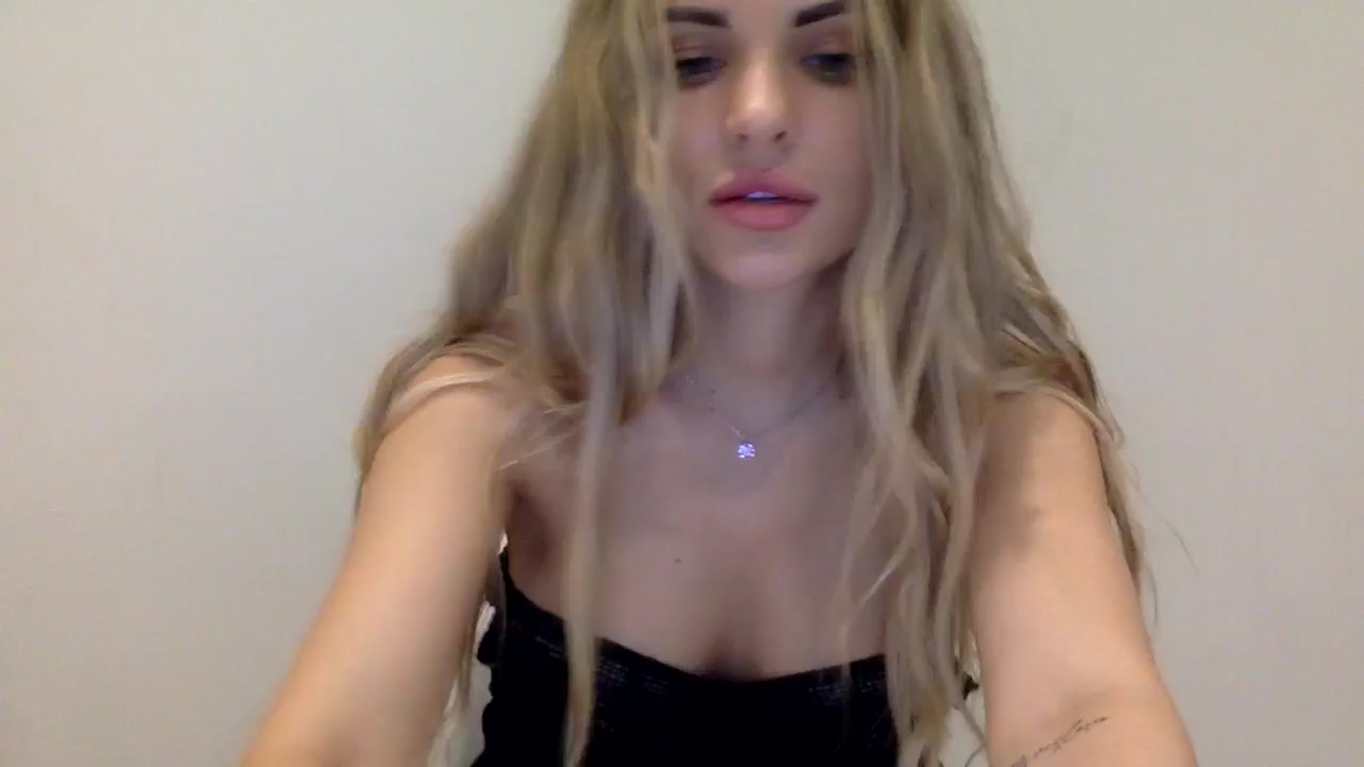 Gallery image thumbnail from Tina_Angel_'s myfreecams stream on, 03/24/2025, 02:48 image 5 of 20