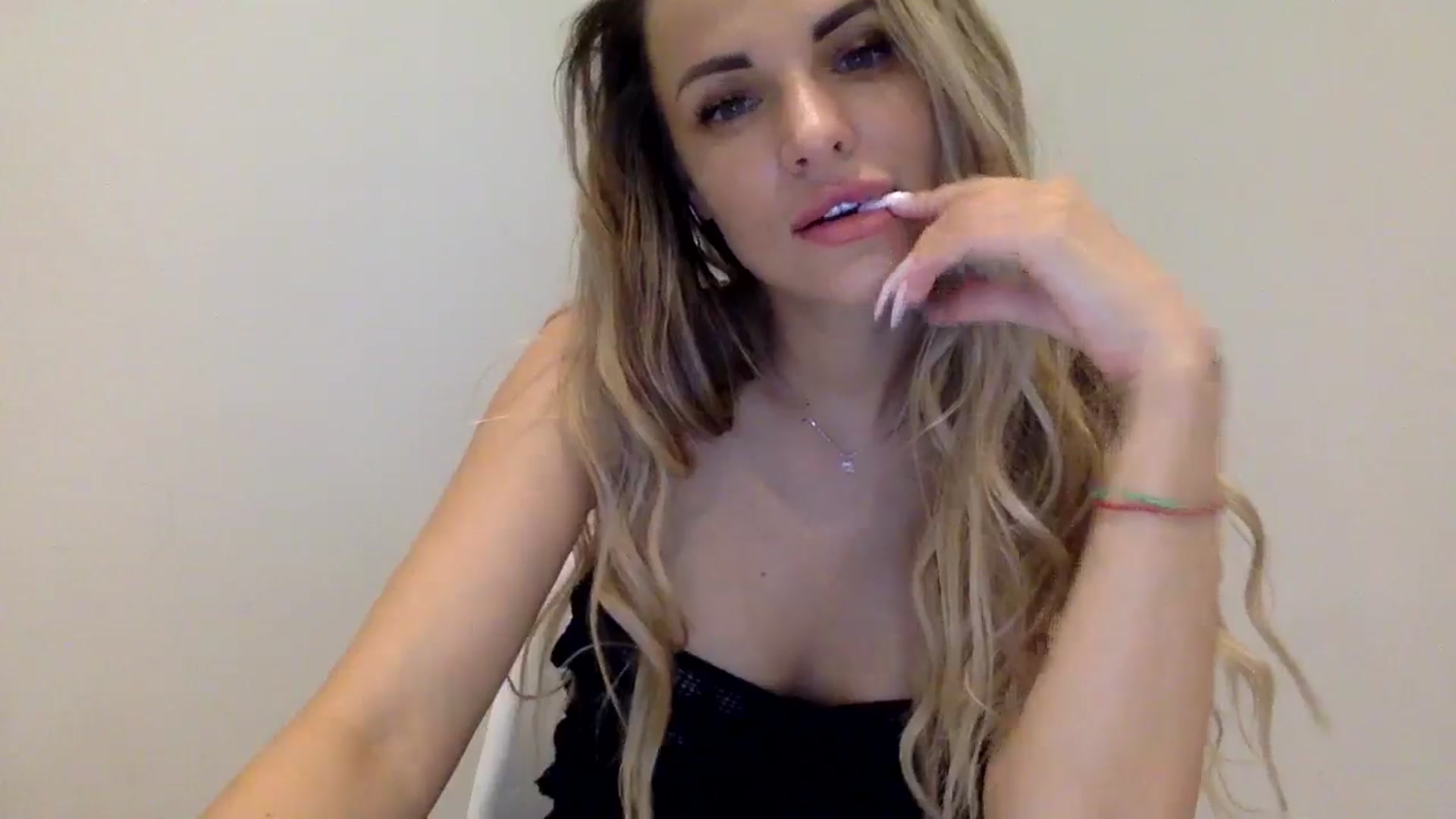 Gallery image thumbnail from Tina_Angel_'s myfreecams stream on, 03/24/2025, 02:48 image 6 of 20