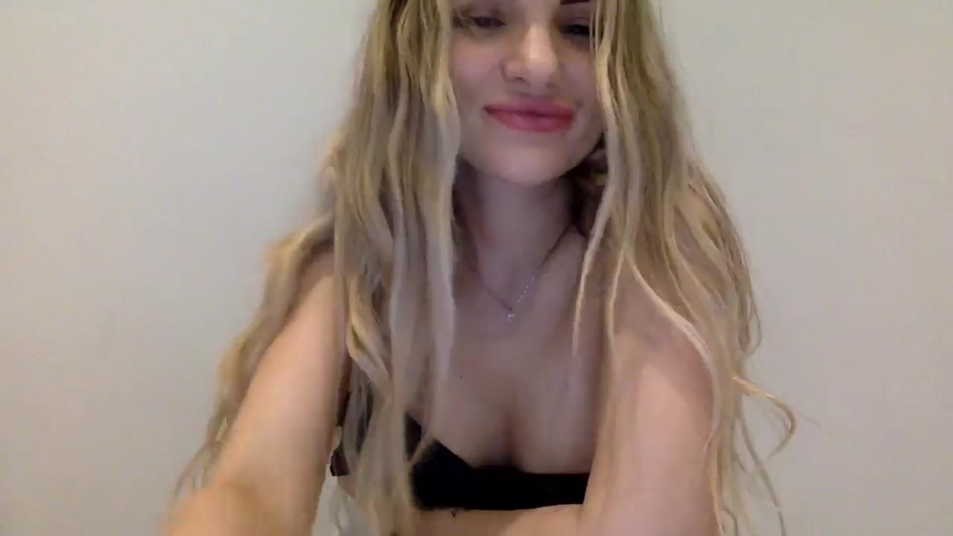 Gallery image thumbnail from Tina_Angel_'s myfreecams stream on, 03/24/2025, 03:35 image 8 of 20