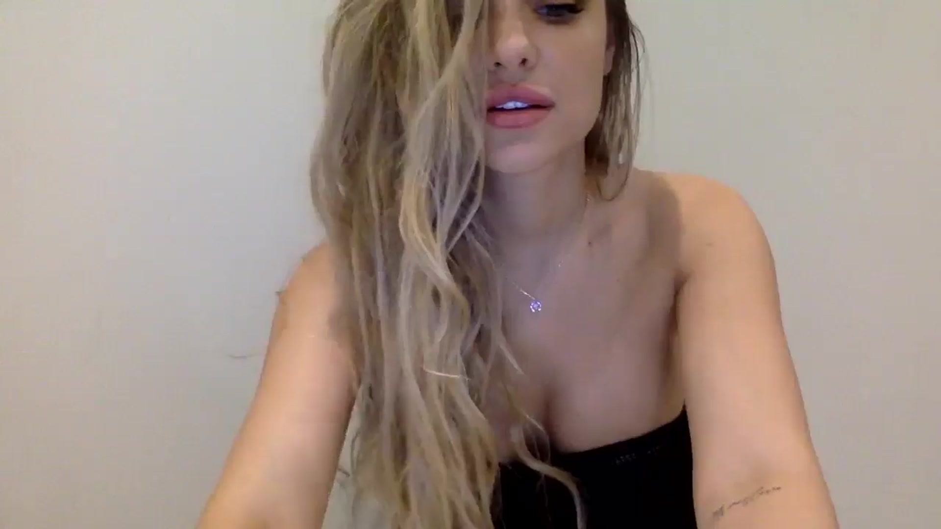 Gallery image thumbnail from Tina_Angel_'s myfreecams stream on, 03/24/2025, 03:35 image 12 of 20