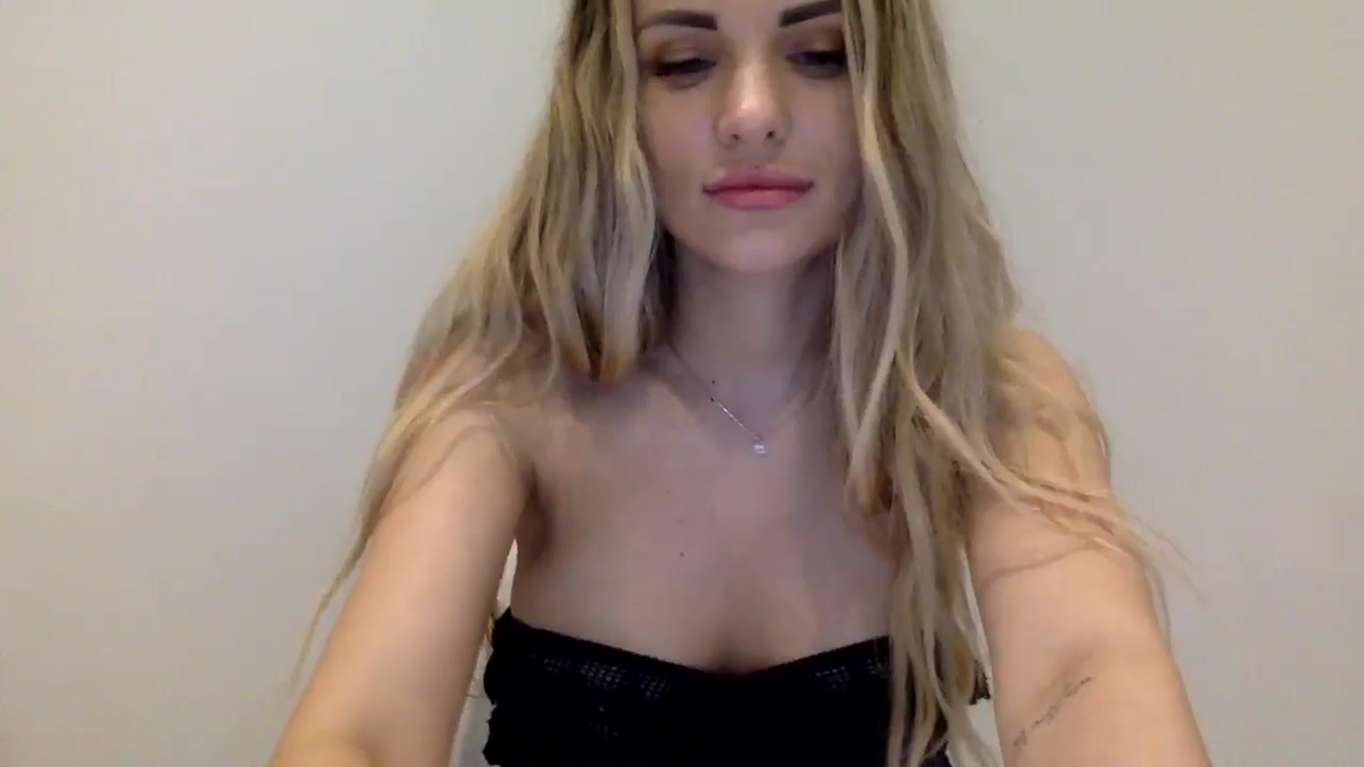 Gallery image thumbnail from Tina_Angel_'s myfreecams stream on, 03/24/2025, 03:35 image 5 of 20