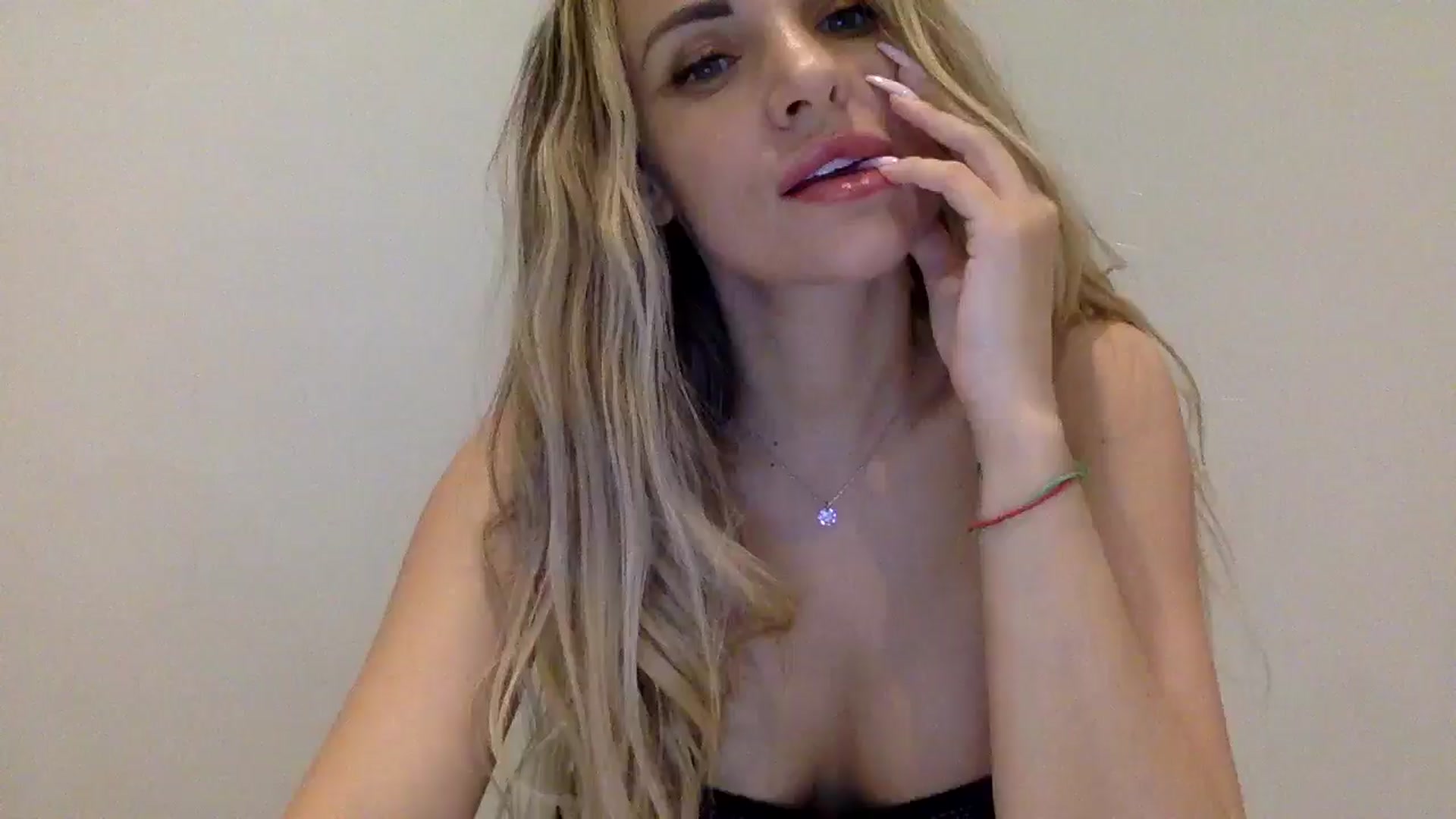 Gallery image thumbnail from Tina_Angel_'s myfreecams stream on, 03/24/2025, 04:09 image 1 of 20