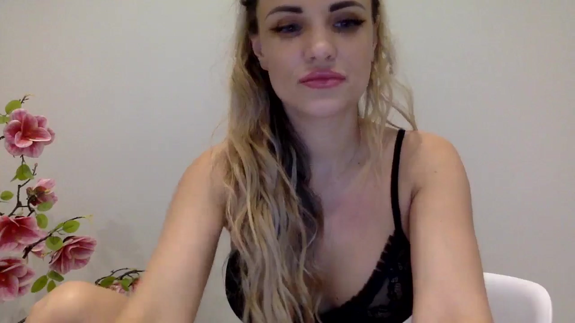 Gallery image thumbnail from Tina_Angel_'s myfreecams stream on, 03/24/2025, 21:36 image 15 of 20