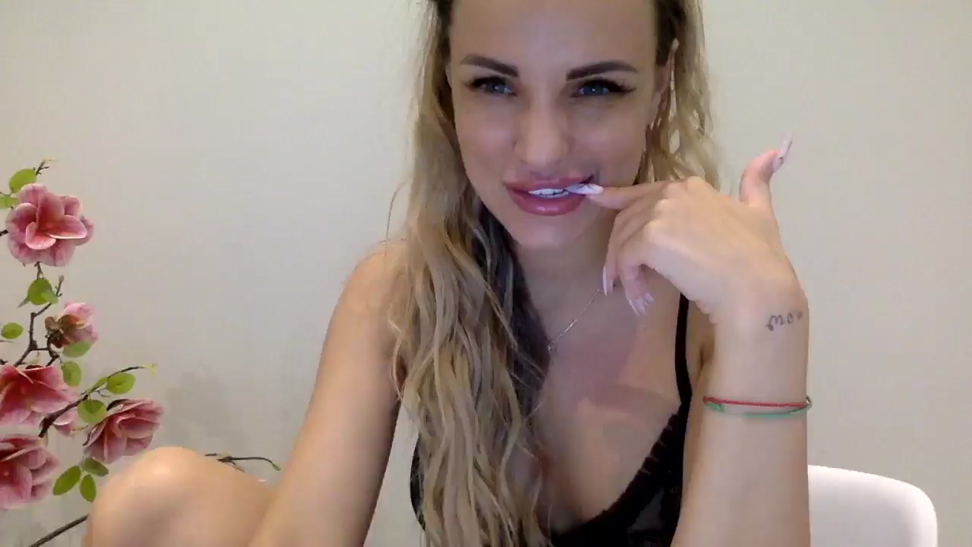 Gallery image thumbnail from Tina_Angel_'s myfreecams stream on, 03/24/2025, 21:36 image 12 of 20