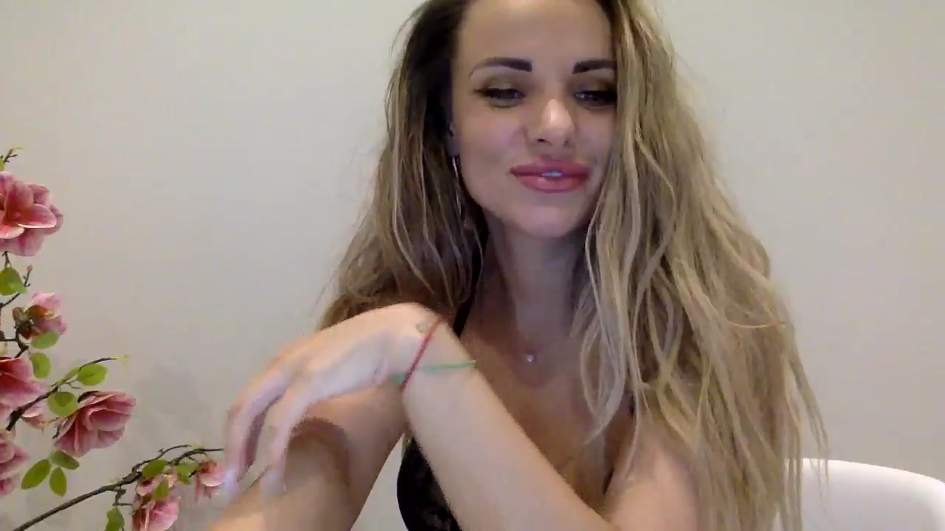 Gallery image thumbnail from Tina_Angel_'s myfreecams stream on, 03/24/2025, 22:22 image 3 of 20