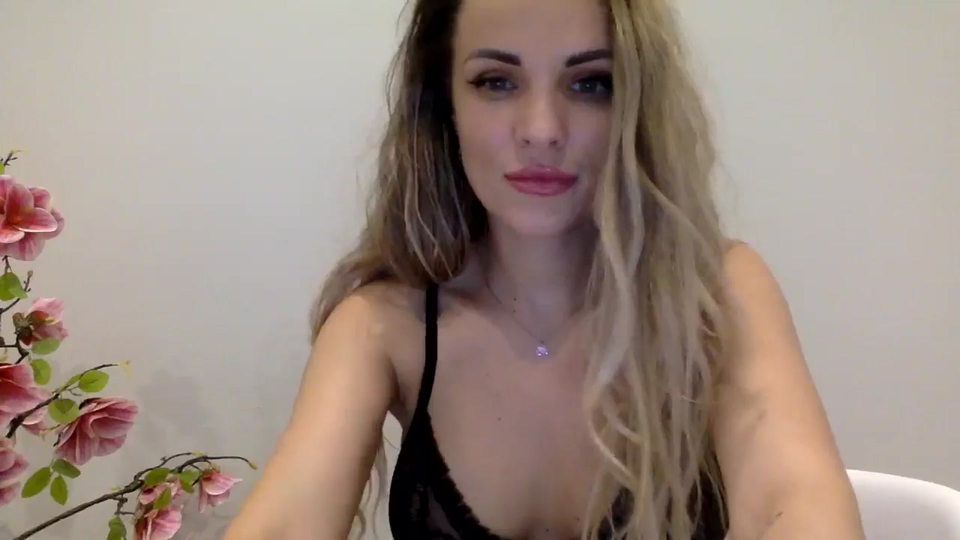 Gallery image thumbnail from Tina_Angel_'s myfreecams stream on, 03/24/2025, 22:22 image 2 of 20
