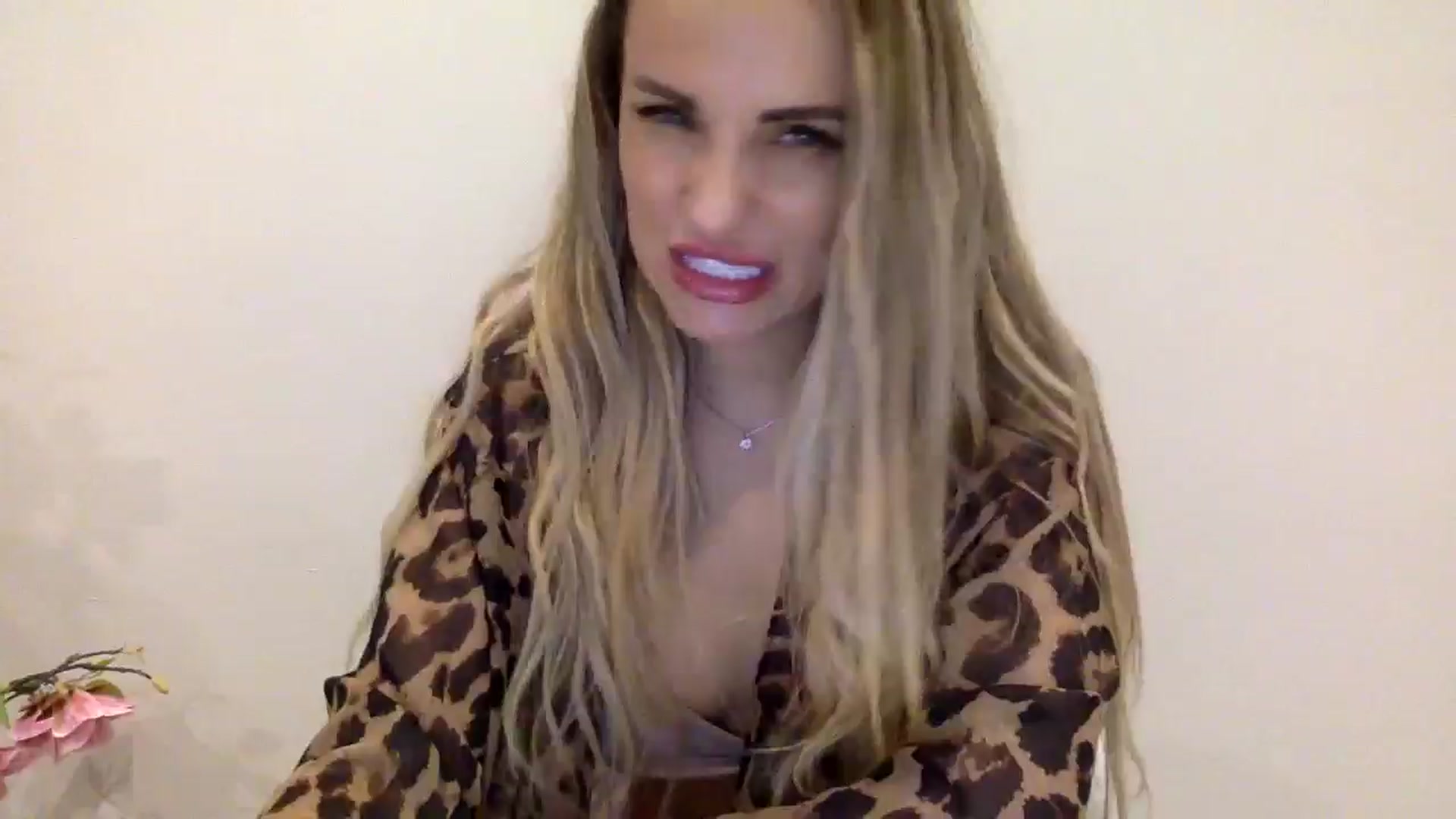 Gallery image thumbnail from Tina_Angel_'s myfreecams stream on, 03/25/2025, 23:49 image 5 of 20