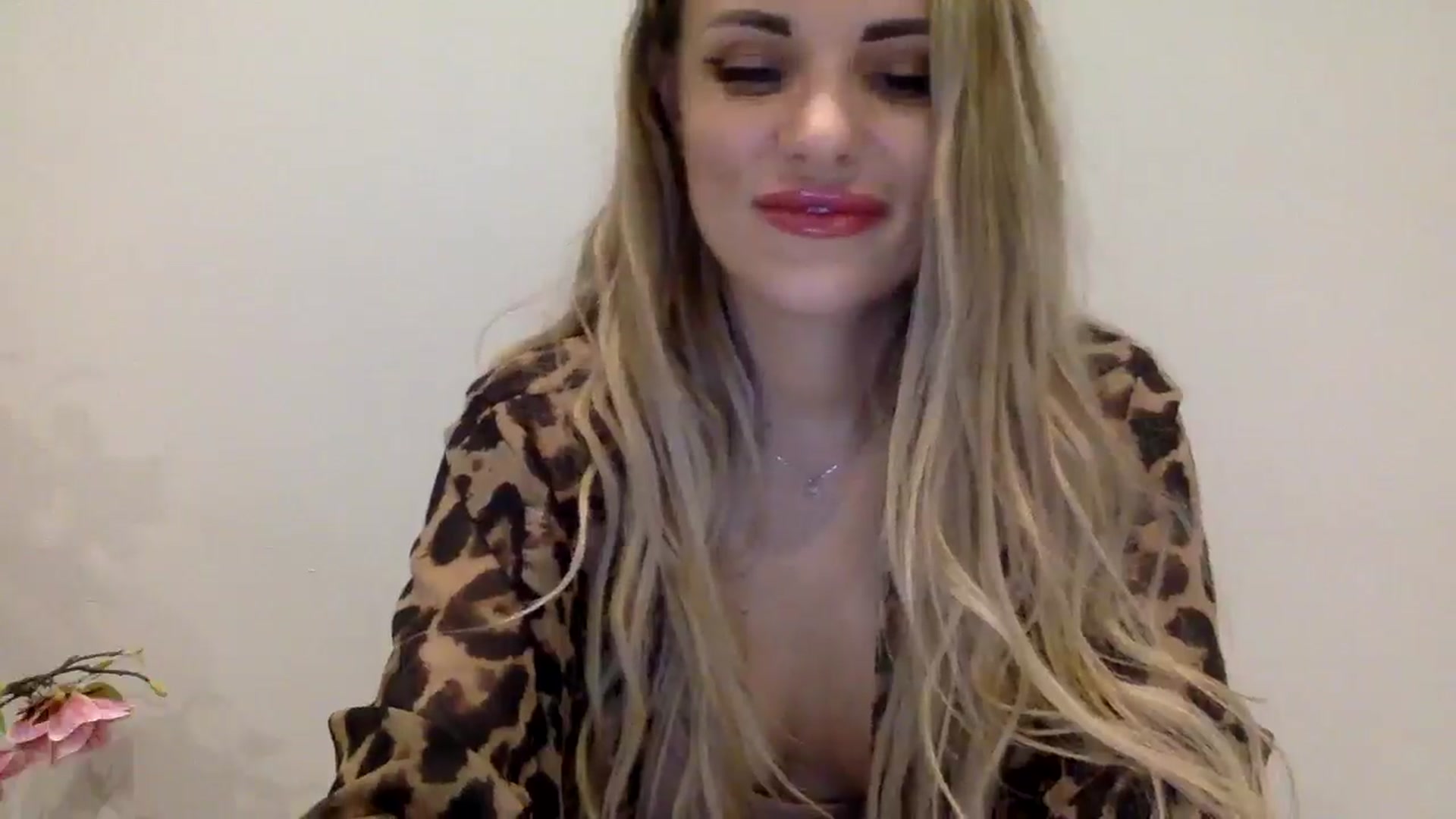 Gallery image thumbnail from Tina_Angel_'s myfreecams stream on, 03/25/2025, 23:49 image 19 of 20