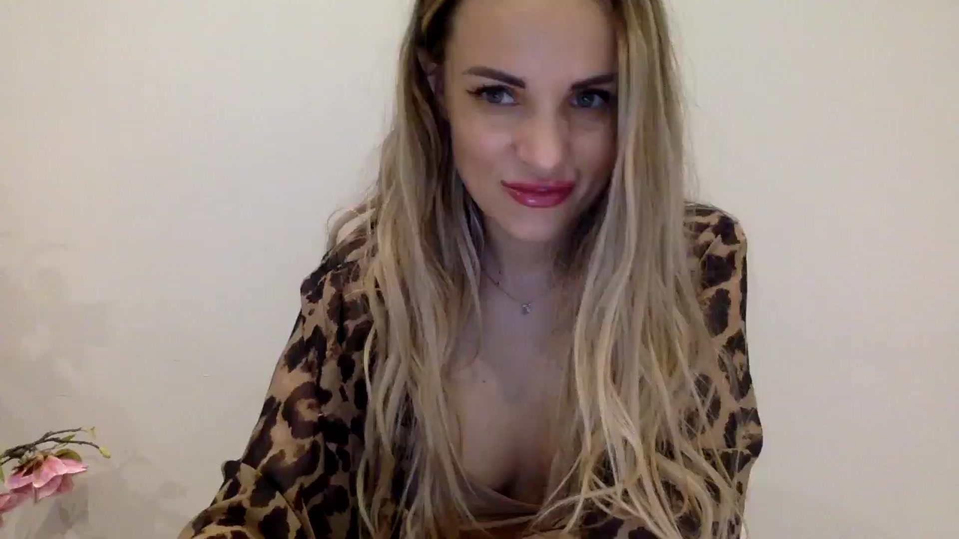 Gallery image thumbnail from Tina_Angel_'s myfreecams stream on, 03/25/2025, 23:49 image 20 of 20