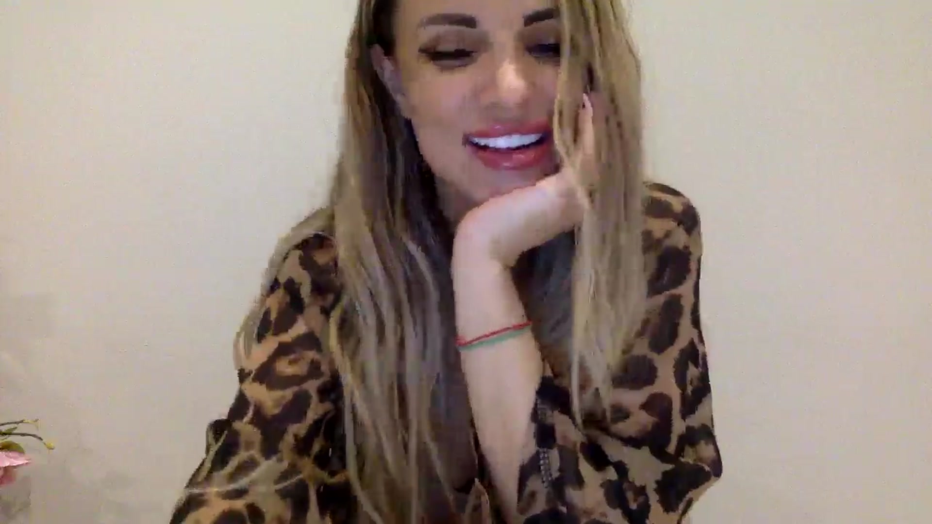 Gallery image thumbnail from Tina_Angel_'s myfreecams stream on, 03/26/2025, 24:08 image 7 of 20