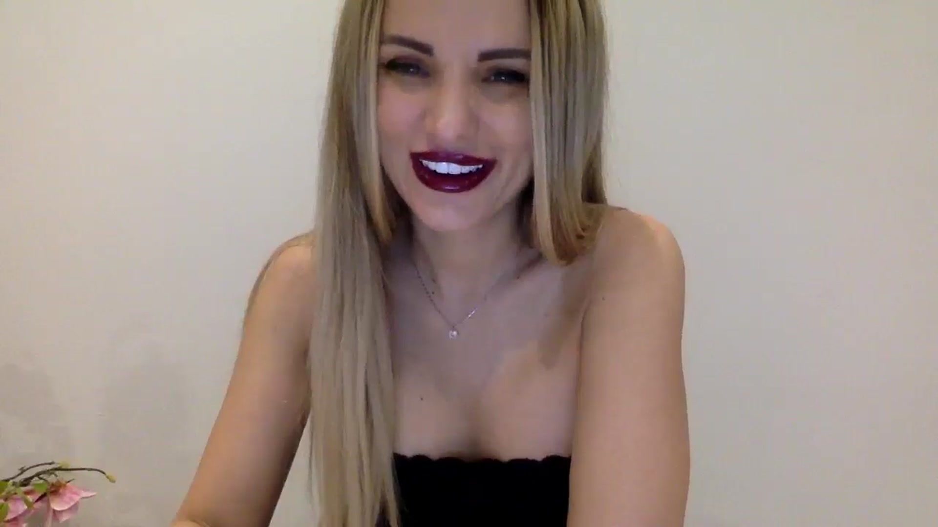 Gallery image thumbnail from Tina_Angel_'s myfreecams stream on, 03/28/2025, 23:36 image 18 of 20