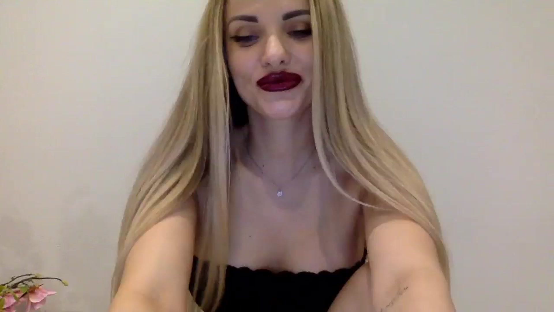 Gallery image thumbnail from Tina_Angel_'s myfreecams stream on, 03/28/2025, 23:36 image 1 of 20
