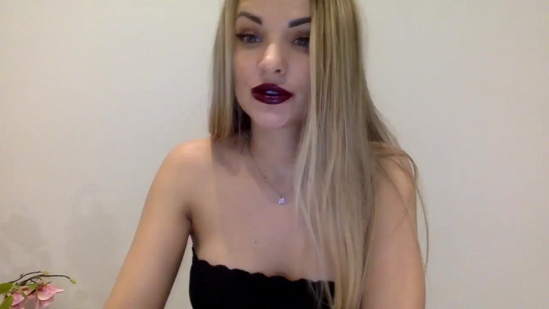 Gallery image thumbnail from Tina_Angel_'s myfreecams stream on, 03/29/2025, 24:32 image 6 of 20