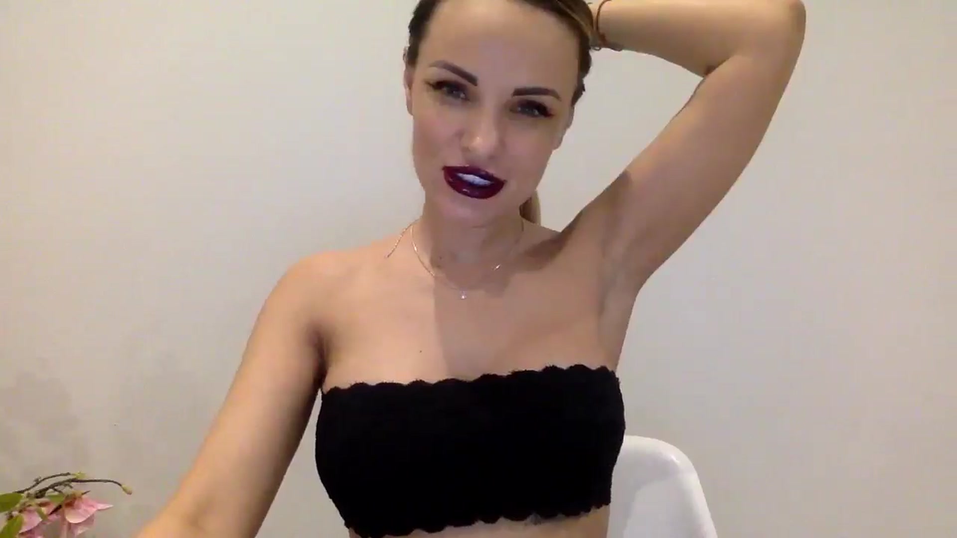 Gallery image thumbnail from Tina_Angel_'s myfreecams stream on, 03/29/2025, 24:32 image 9 of 20