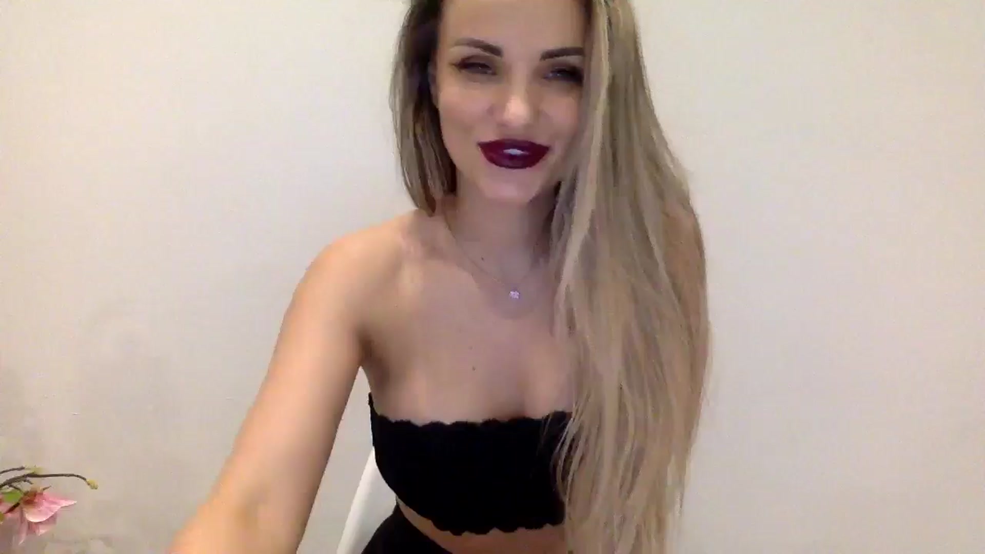 Gallery image thumbnail from Tina_Angel_'s myfreecams stream on, 03/29/2025, 02:31 image 11 of 20