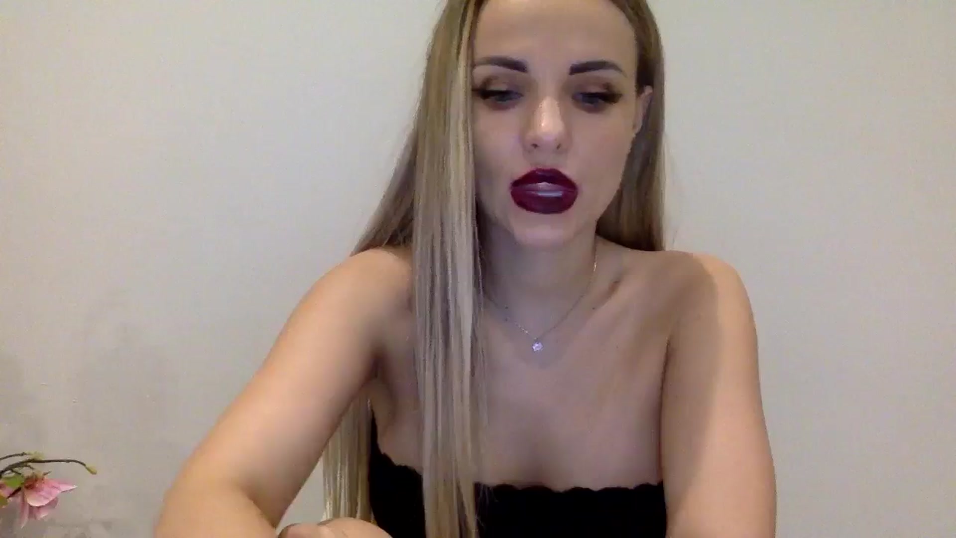 Gallery image thumbnail from Tina_Angel_'s myfreecams stream on, 03/29/2025, 02:31 image 8 of 20