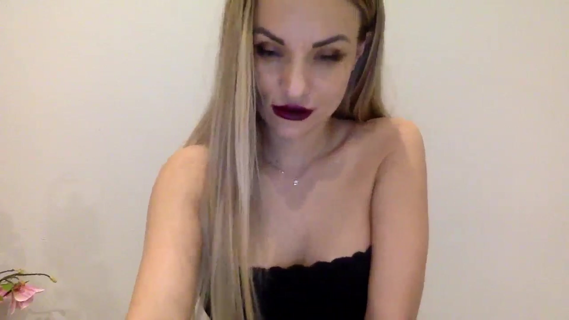 Gallery image thumbnail from Tina_Angel_'s myfreecams stream on, 03/29/2025, 02:31 image 9 of 20