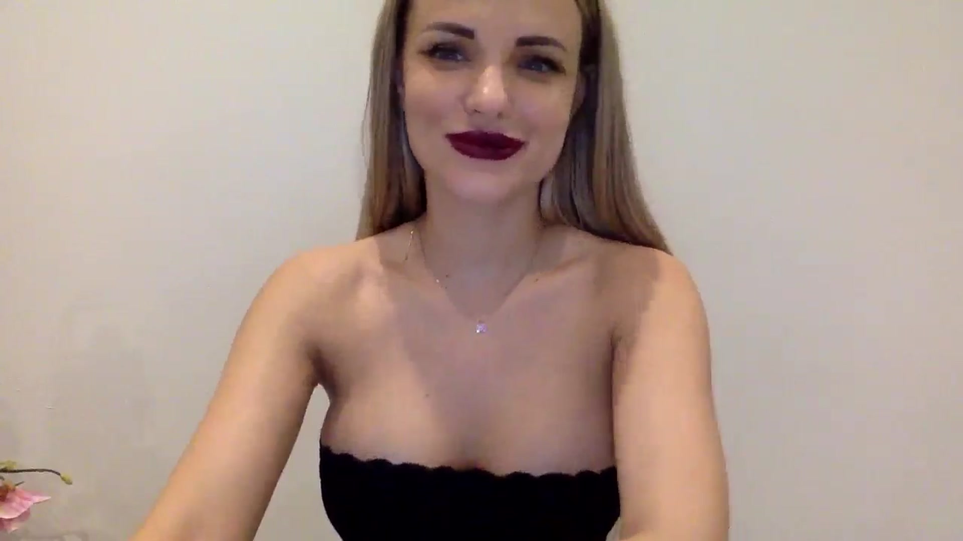 Gallery image thumbnail from Tina_Angel_'s myfreecams stream on, 03/29/2025, 03:05 image 4 of 20