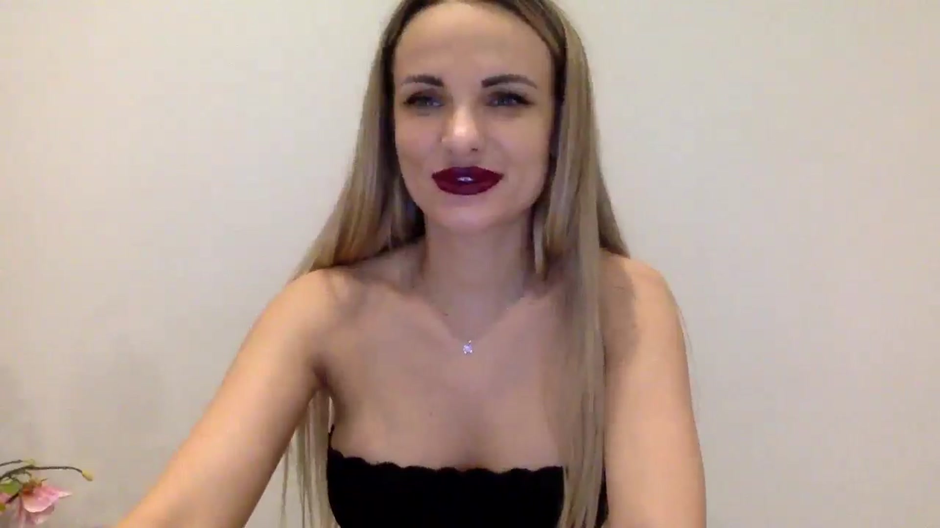 Gallery image thumbnail from Tina_Angel_'s myfreecams stream on, 03/29/2025, 03:05 image 18 of 20