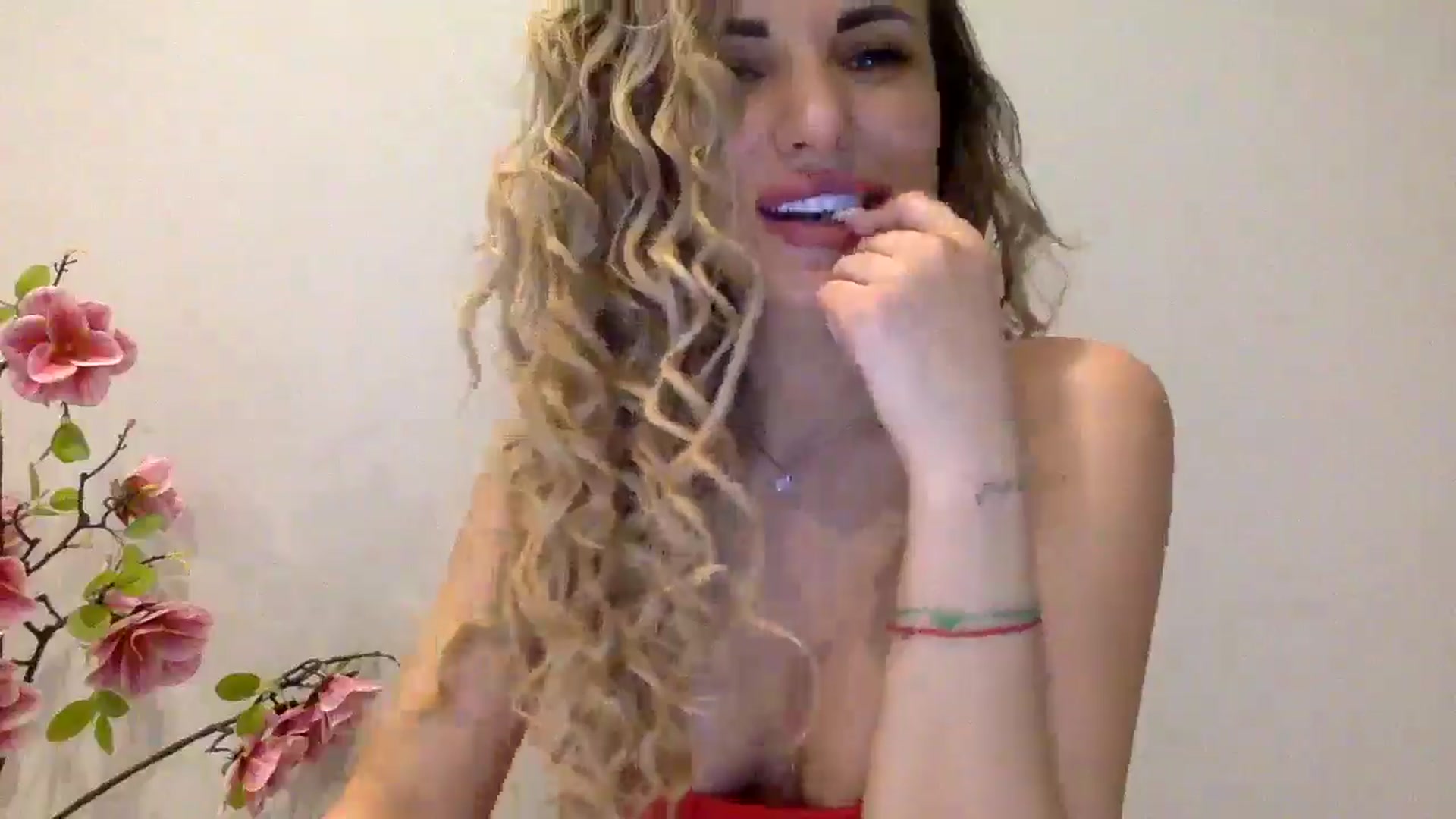Gallery image thumbnail from Tina_Angel_'s myfreecams stream on, 03/30/2025, 22:06 image 7 of 20