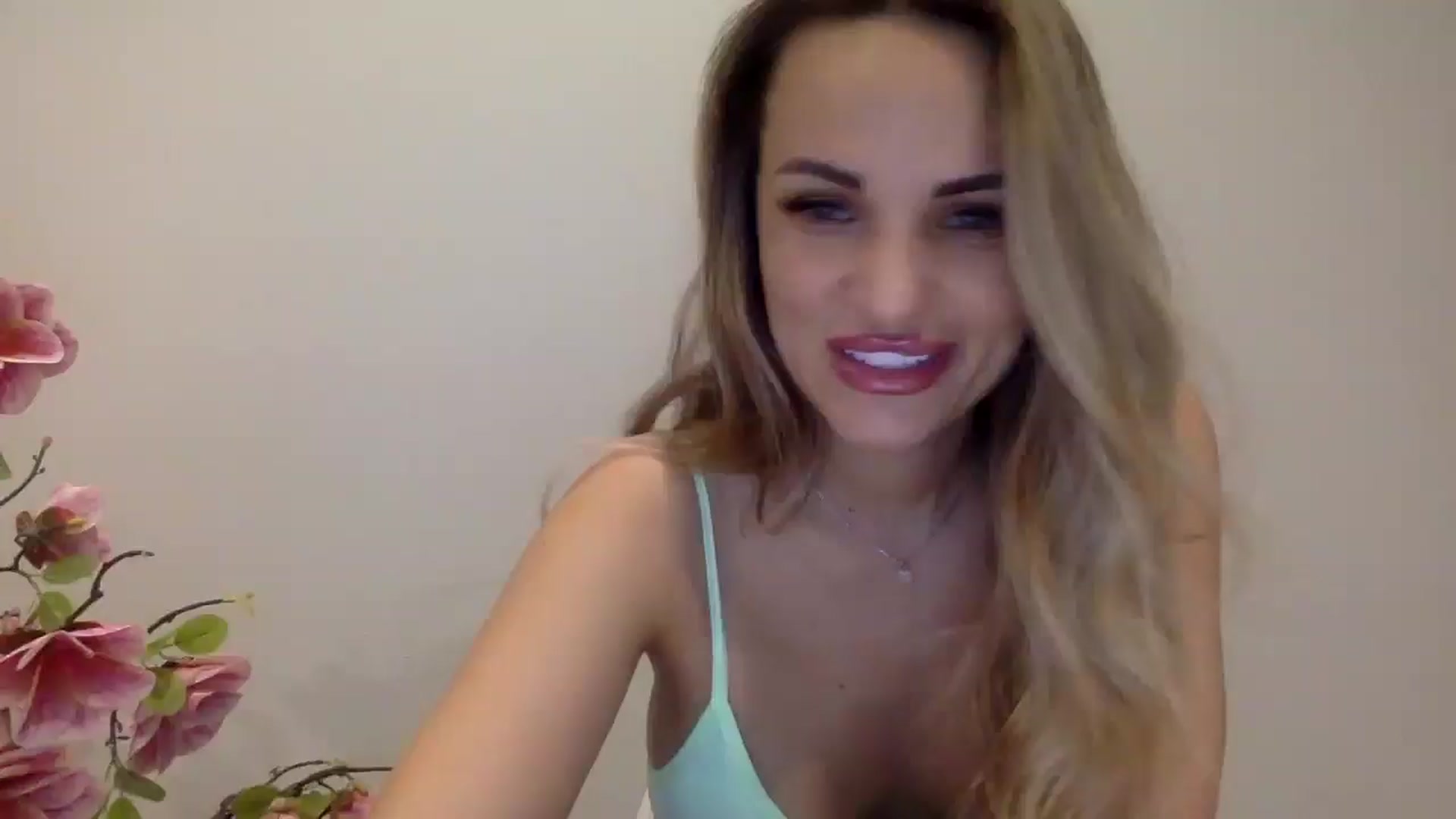 Gallery image thumbnail from Tina_Angel_'s myfreecams stream on, 04/04/2025, 21:23 image 20 of 20