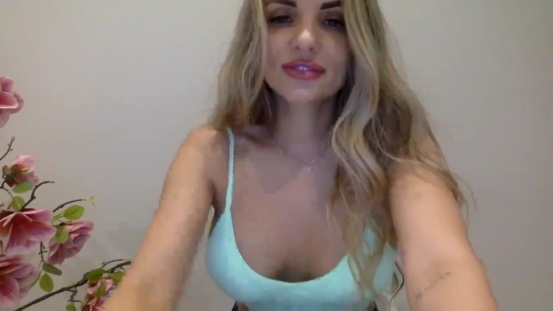 Gallery image thumbnail from Tina_Angel_'s myfreecams stream on, 04/04/2025, 21:48 image 7 of 20