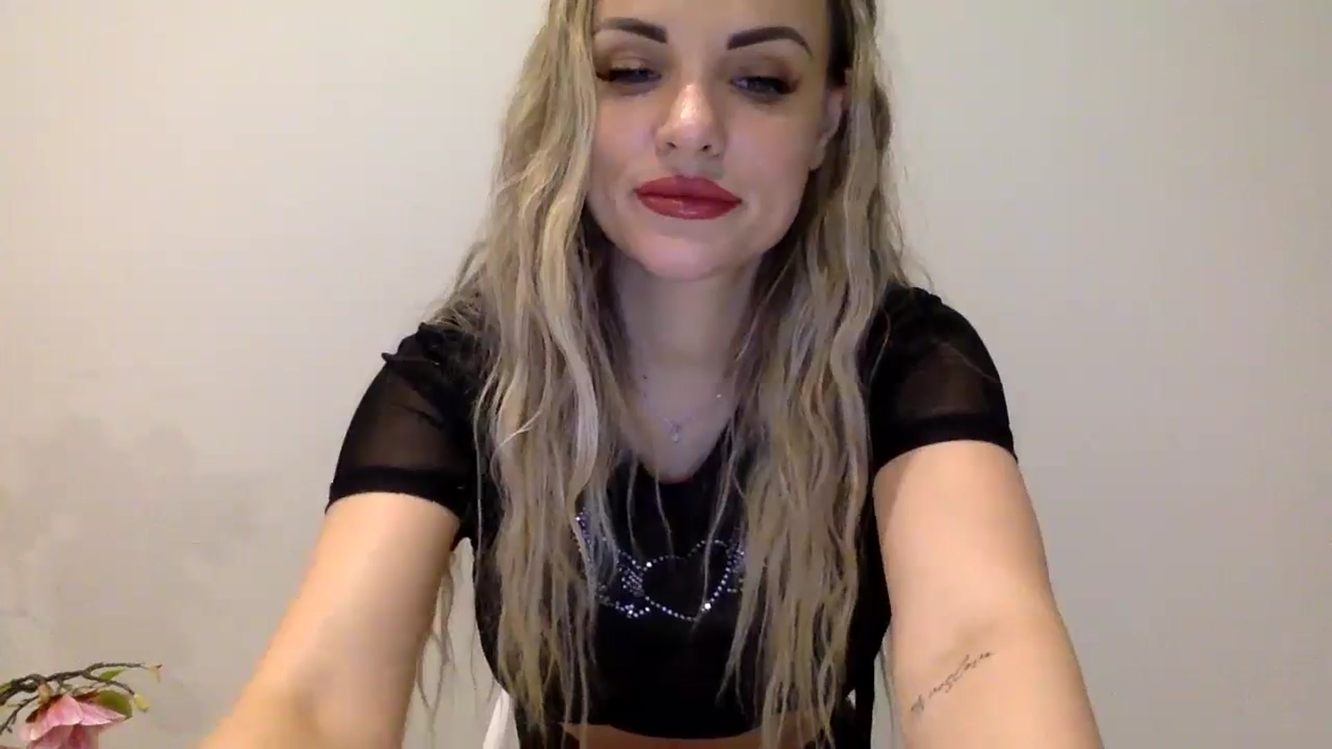 Gallery image thumbnail from Tina_Angel_'s myfreecams stream on, 04/07/2025, 21:34 image 17 of 20