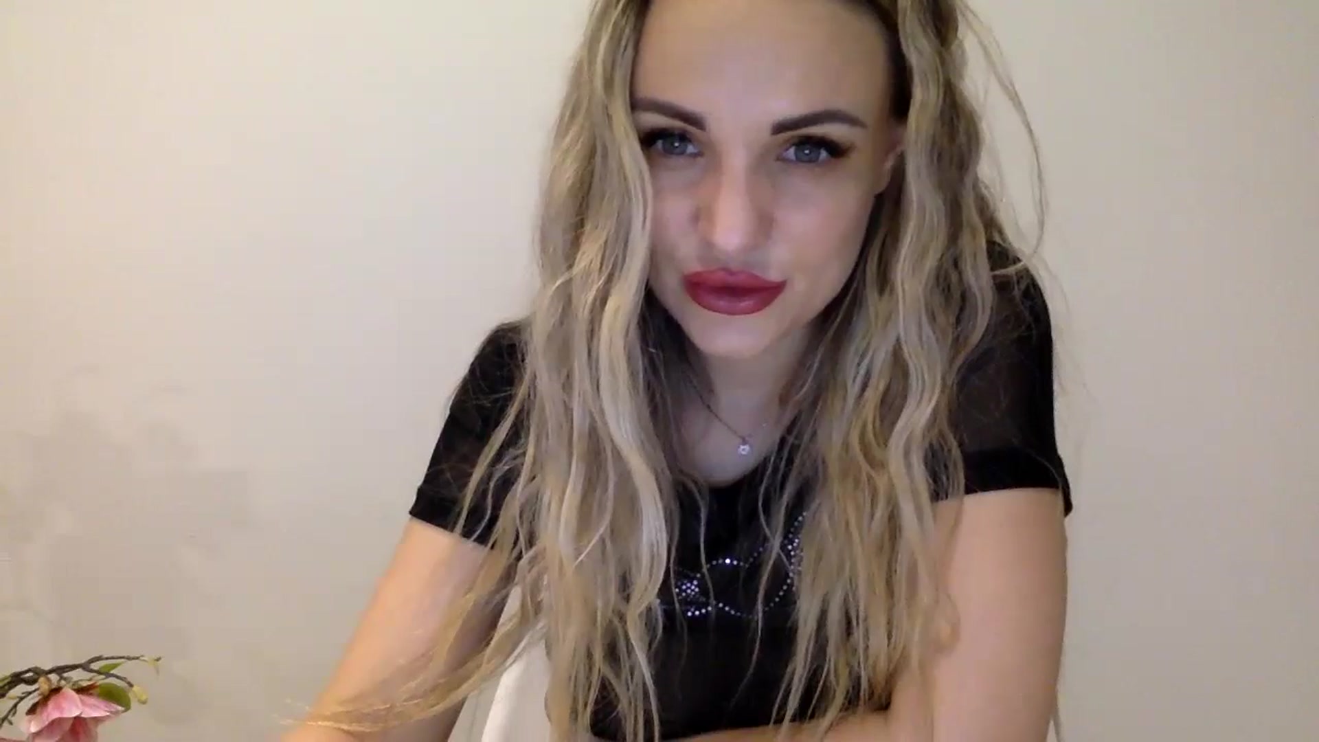 Gallery image thumbnail from Tina_Angel_'s myfreecams stream on, 04/07/2025, 21:34 image 19 of 20