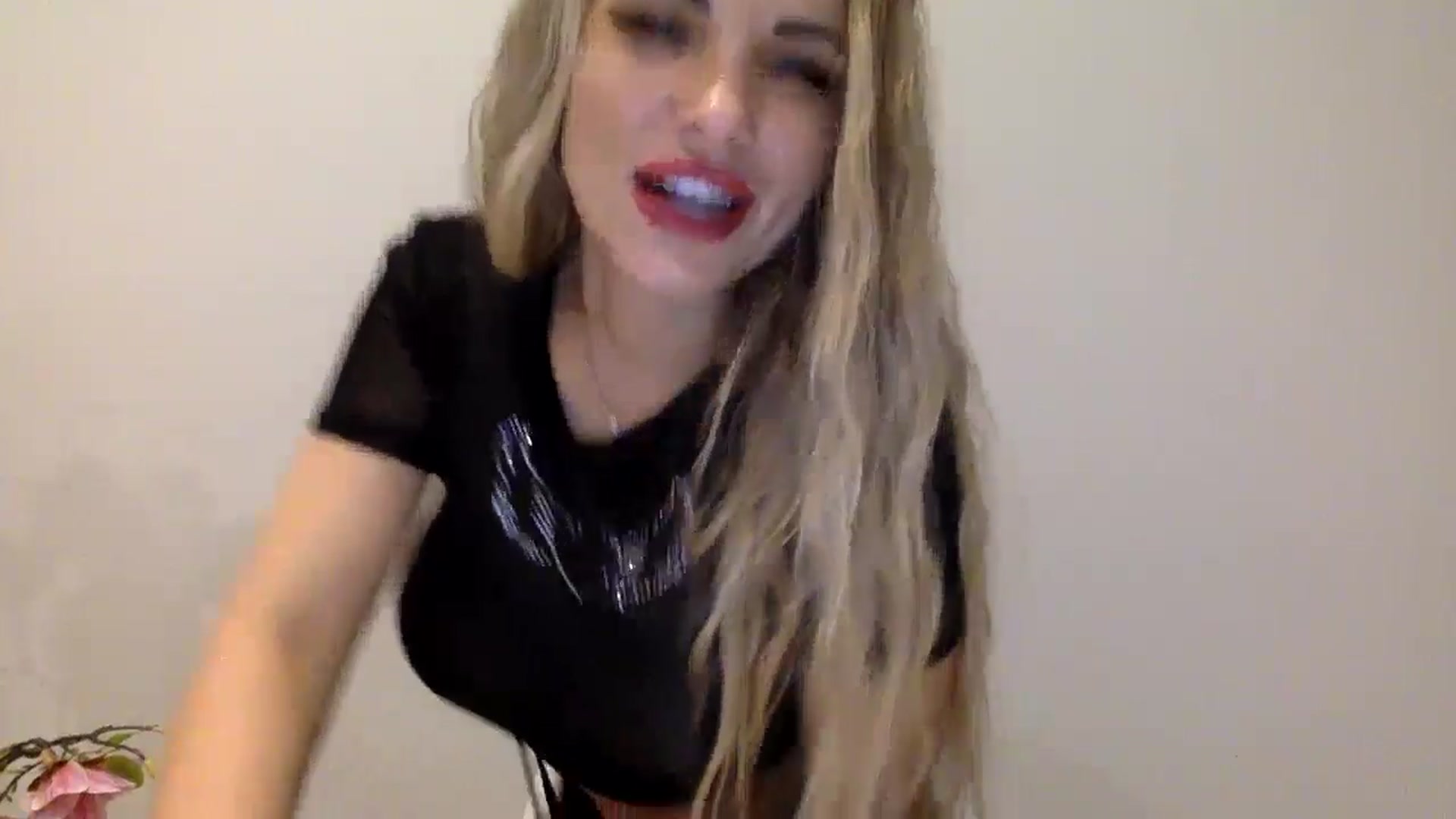 Gallery image thumbnail from Tina_Angel_'s myfreecams stream on, 04/07/2025, 21:34 image 12 of 20
