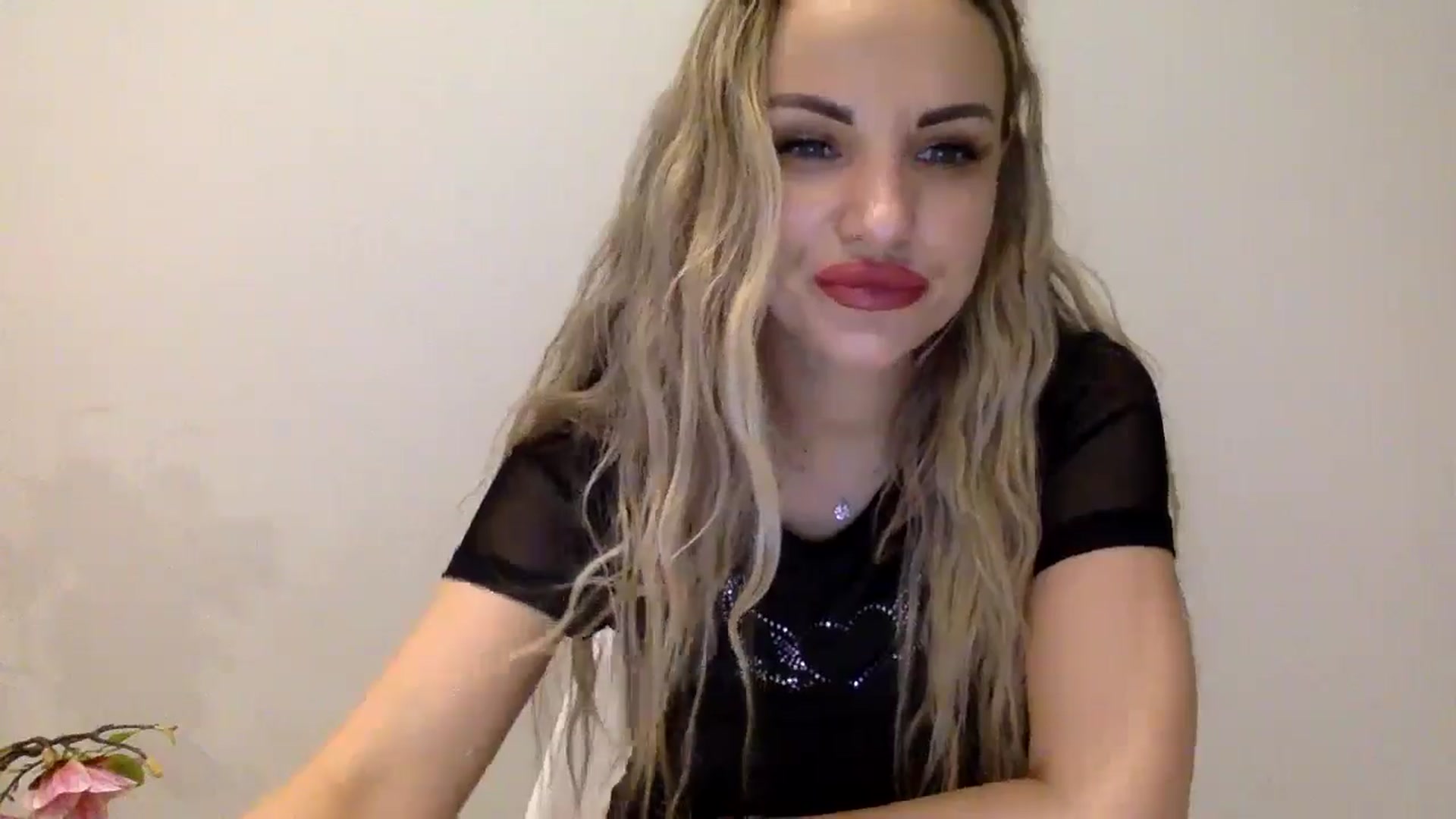 Gallery image thumbnail from Tina_Angel_'s myfreecams stream on, 04/07/2025, 21:34 image 14 of 20