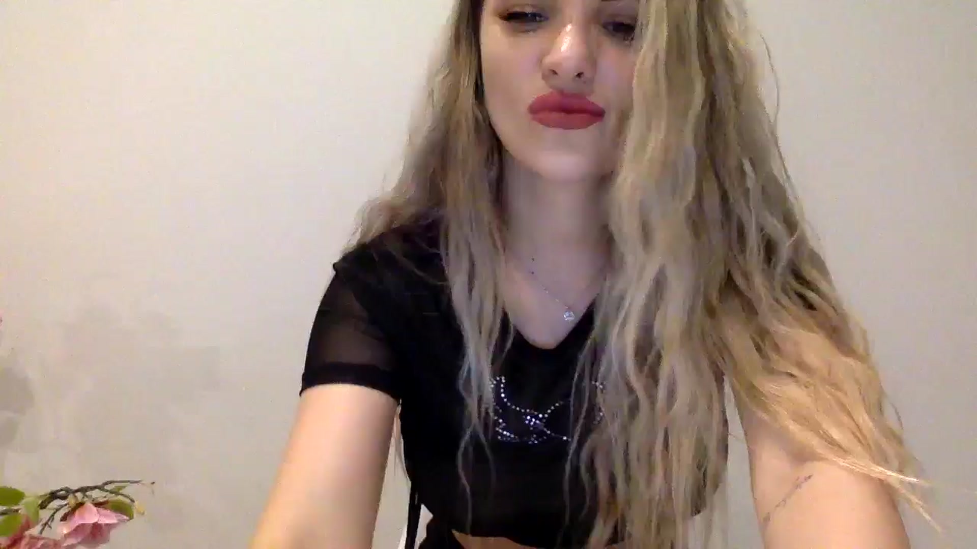 Gallery image thumbnail from Tina_Angel_'s myfreecams stream on, 04/07/2025, 22:07 image 9 of 20