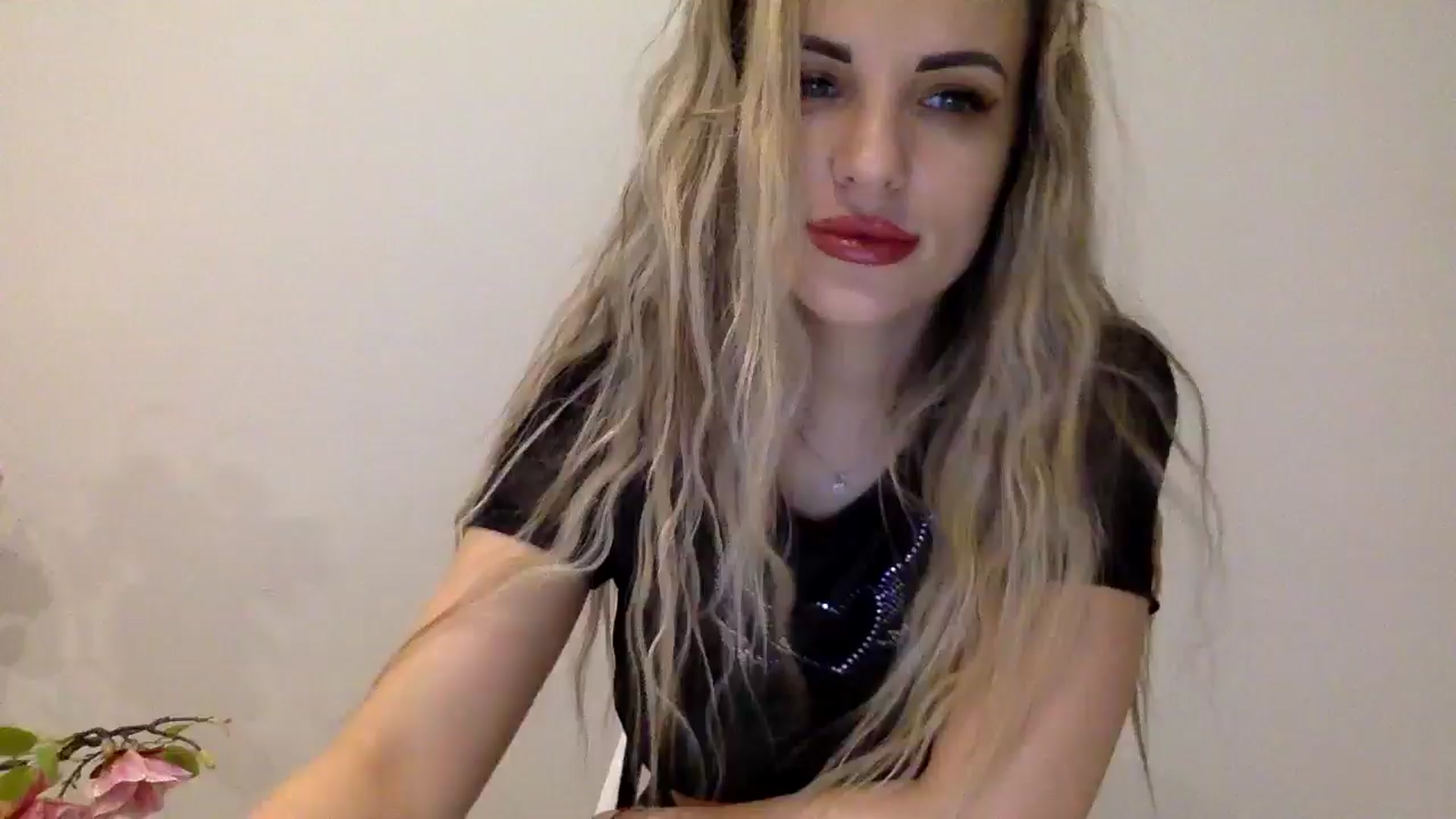 Gallery image thumbnail from Tina_Angel_'s myfreecams stream on, 04/07/2025, 22:07 image 16 of 20