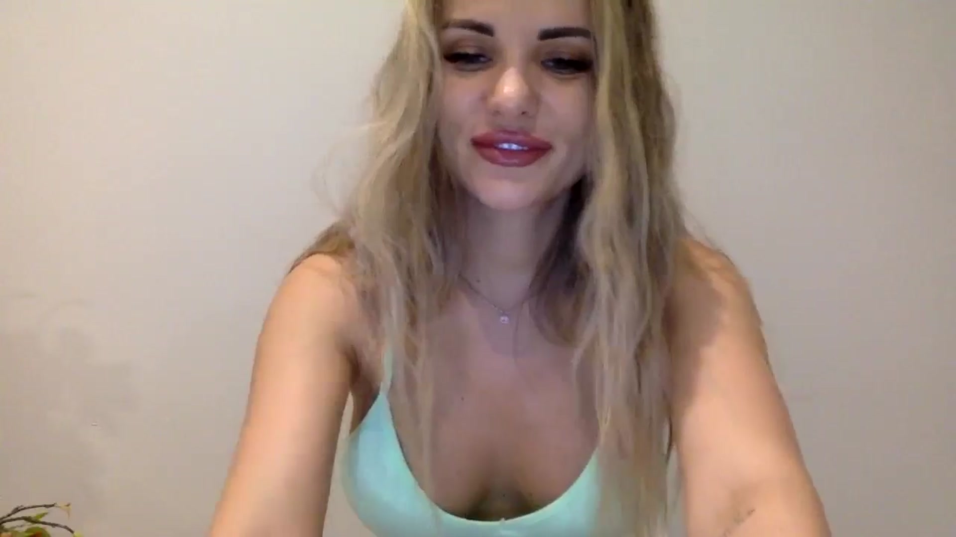 Gallery image thumbnail from Tina_Angel_'s myfreecams stream on, 04/09/2025, 22:11 image 7 of 20