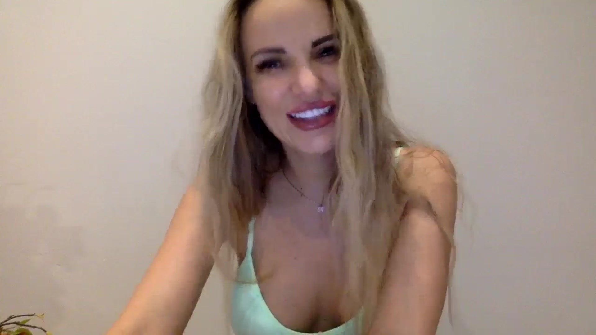Gallery image thumbnail from Tina_Angel_'s myfreecams stream on, 04/09/2025, 22:11 image 6 of 20