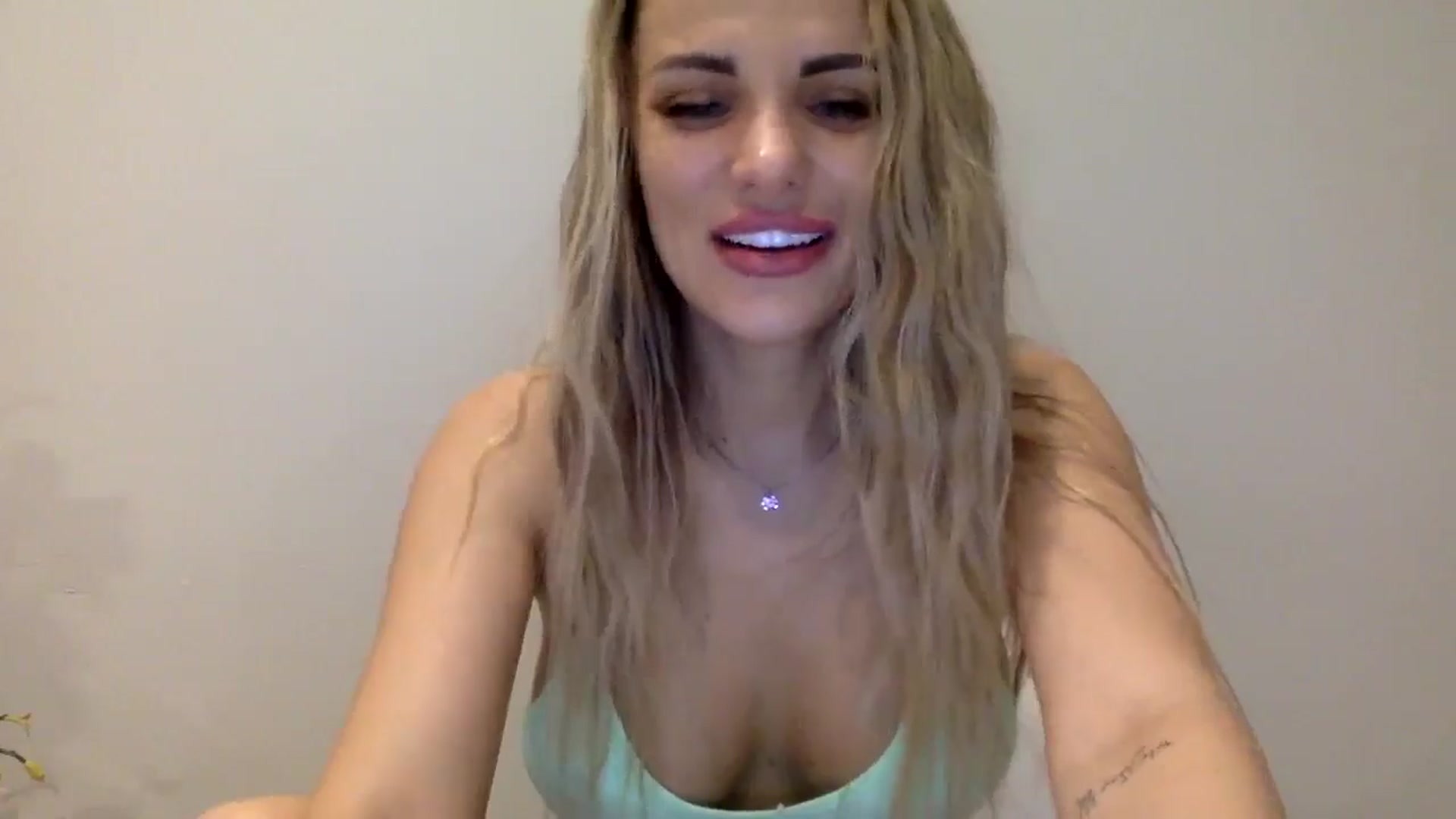 Gallery image thumbnail from Tina_Angel_'s myfreecams stream on, 04/09/2025, 23:19 image 20 of 20