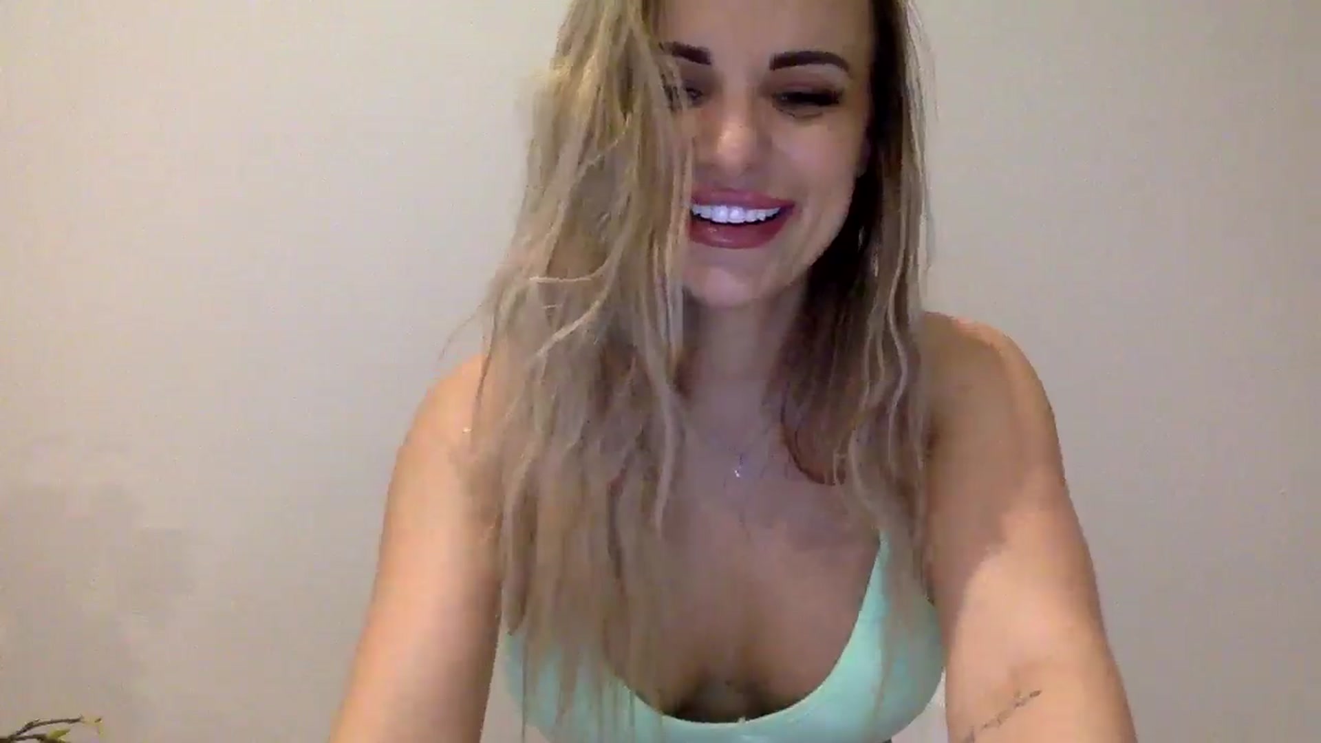 Gallery image thumbnail from Tina_Angel_'s myfreecams stream on, 04/09/2025, 23:19 image 9 of 20