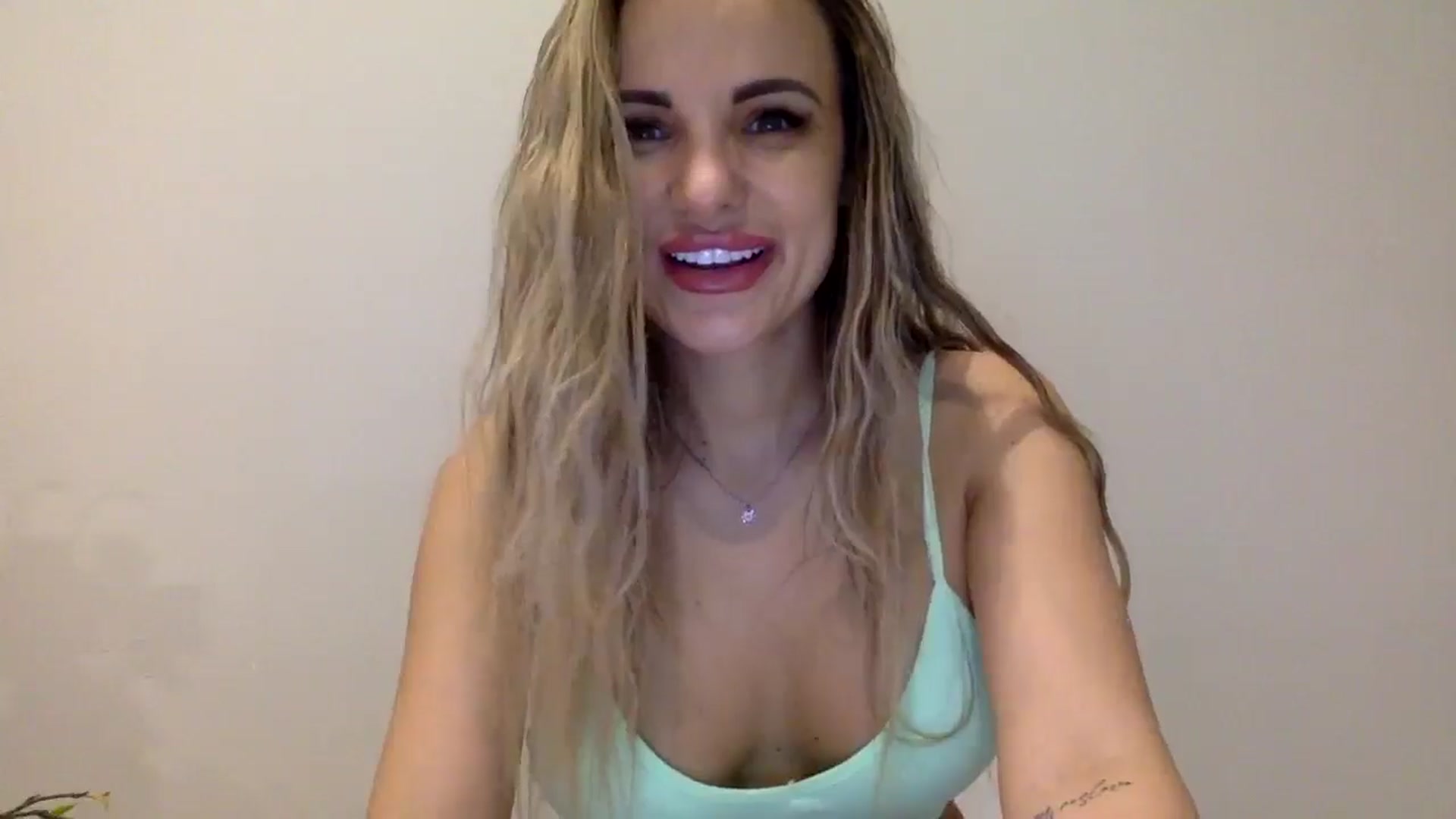 Gallery image thumbnail from Tina_Angel_'s myfreecams stream on, 04/09/2025, 23:19 image 14 of 20