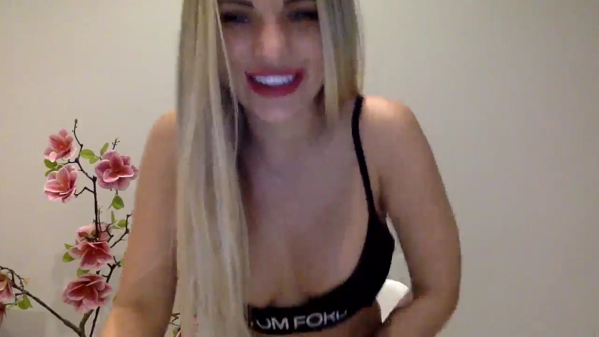 Gallery image thumbnail from Tina_Angel_'s myfreecams stream on, 04/21/2025, 22:52 image 17 of 20
