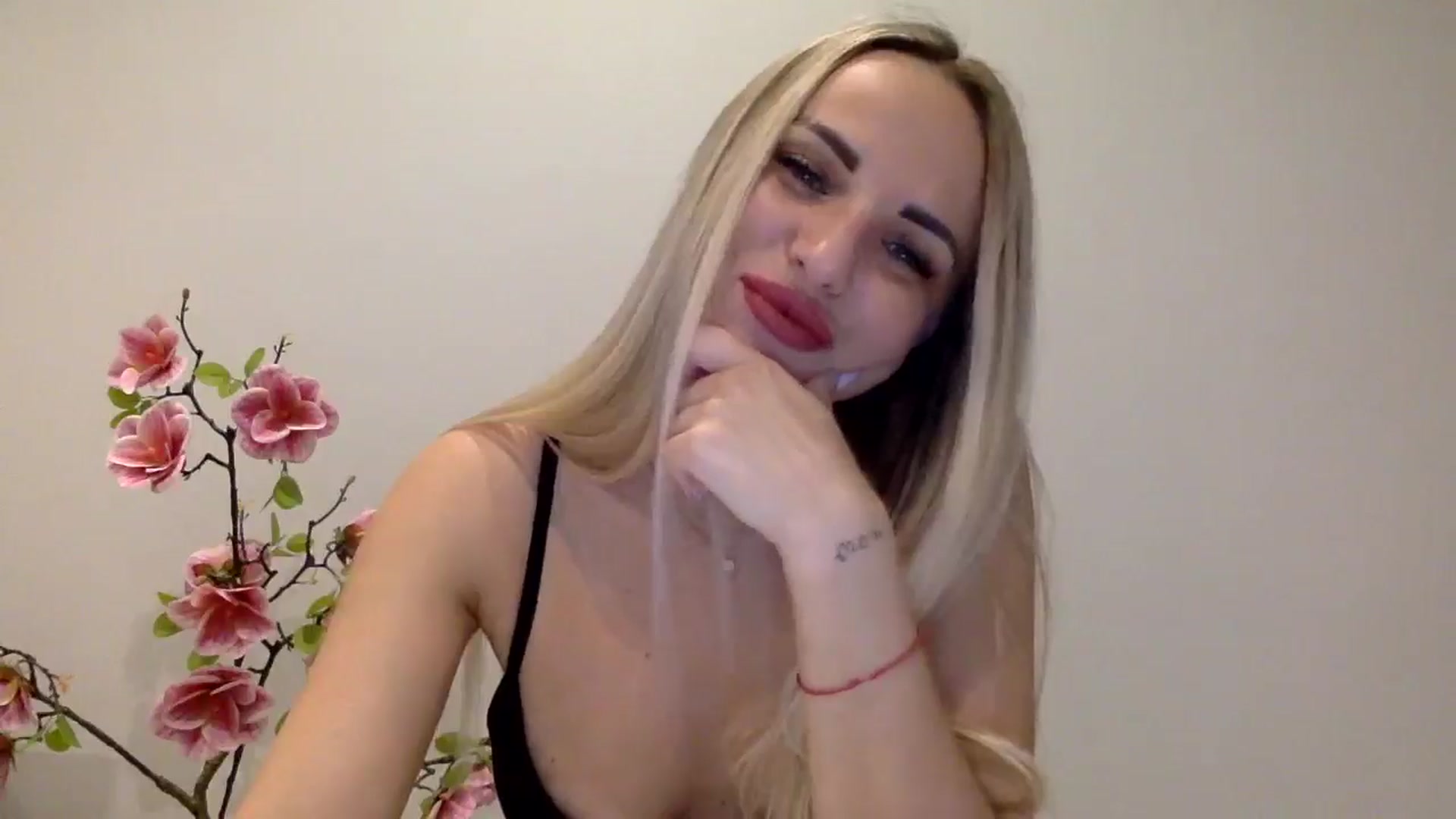 Gallery image thumbnail from Tina_Angel_'s myfreecams stream on, 04/21/2025, 22:52 image 20 of 20