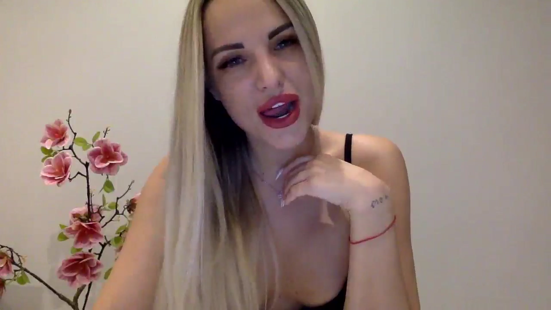 Gallery image thumbnail from Tina_Angel_'s myfreecams stream on, 04/21/2025, 22:52 image 9 of 20