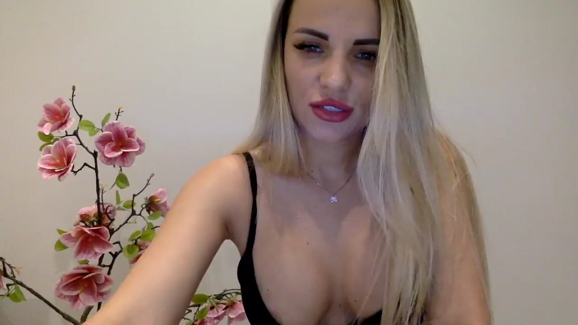Gallery image thumbnail from Tina_Angel_'s myfreecams stream on, 04/22/2025, 01:23 image 18 of 20