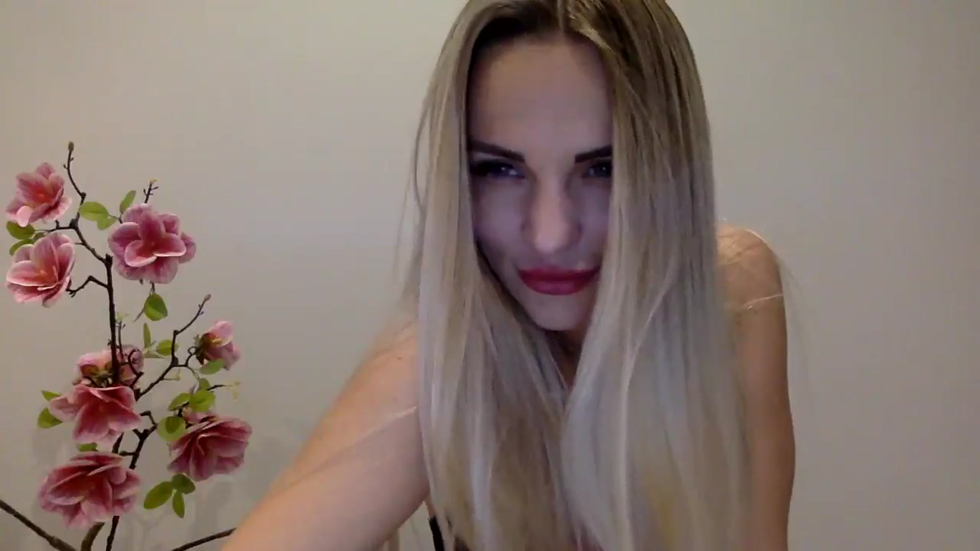 Gallery image thumbnail from Tina_Angel_'s myfreecams stream on, 04/22/2025, 01:23 image 7 of 20