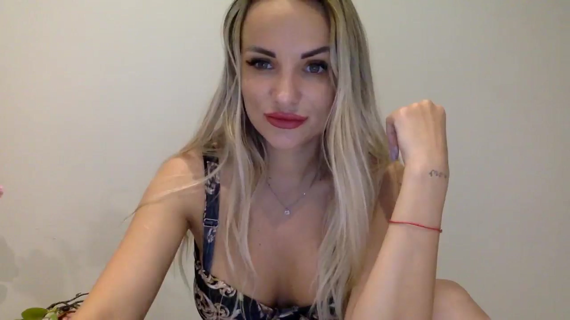 Gallery image thumbnail from Tina_Angel_'s myfreecams stream on, 04/24/2025, 19:48 image 14 of 20