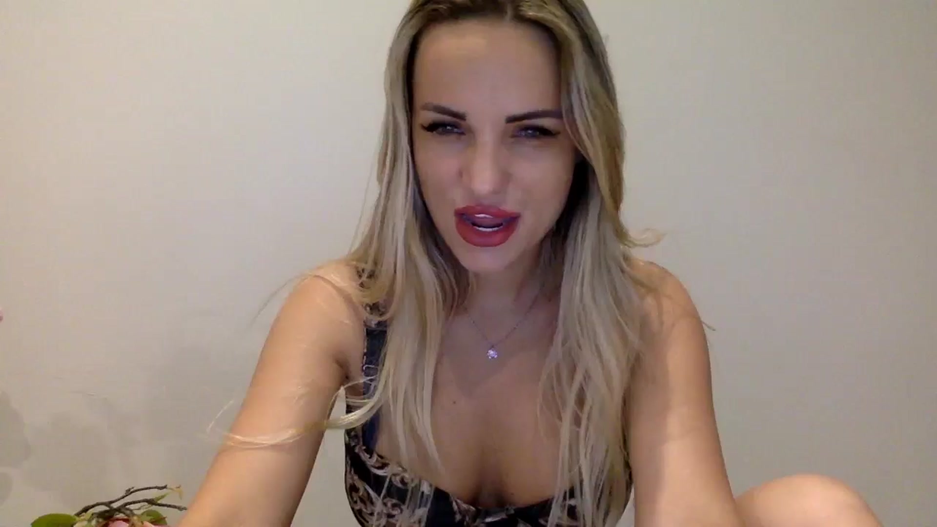 Gallery image thumbnail from Tina_Angel_'s myfreecams stream on, 04/24/2025, 19:48 image 19 of 20
