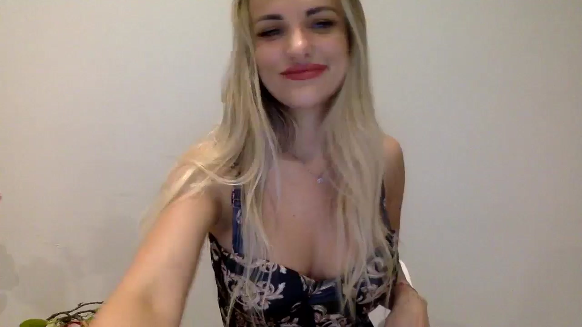 Gallery image thumbnail from Tina_Angel_'s myfreecams stream on, 04/24/2025, 19:48 image 17 of 20