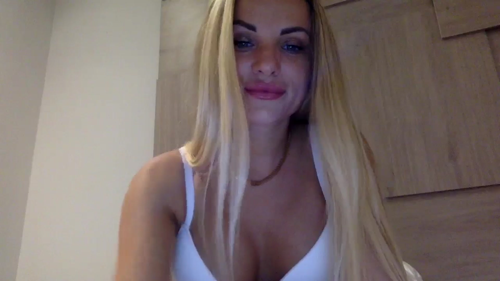 Gallery image thumbnail from Tina_Angel_'s myfreecams stream on, 05/06/2025, 20:59 image 8 of 20