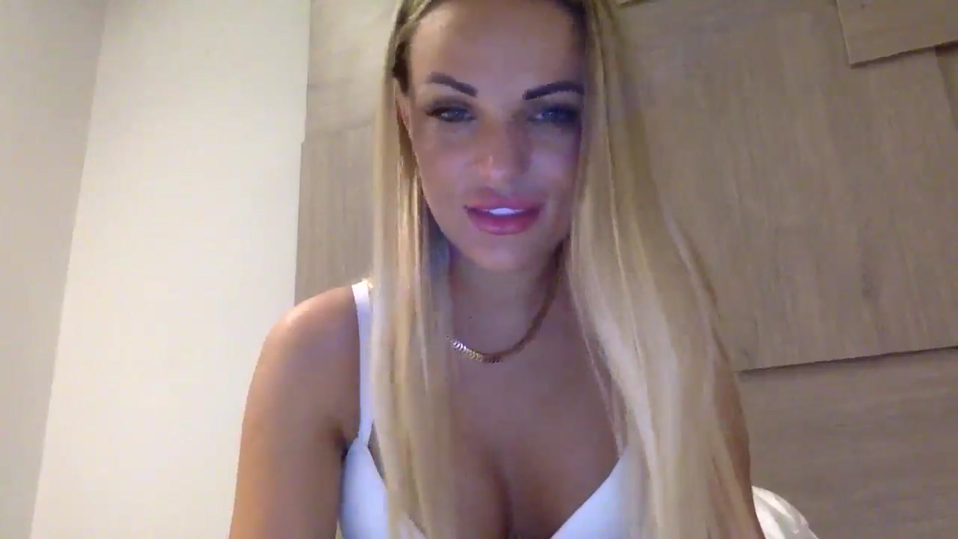 Gallery image thumbnail from Tina_Angel_'s myfreecams stream on, 05/06/2025, 20:59 image 9 of 20