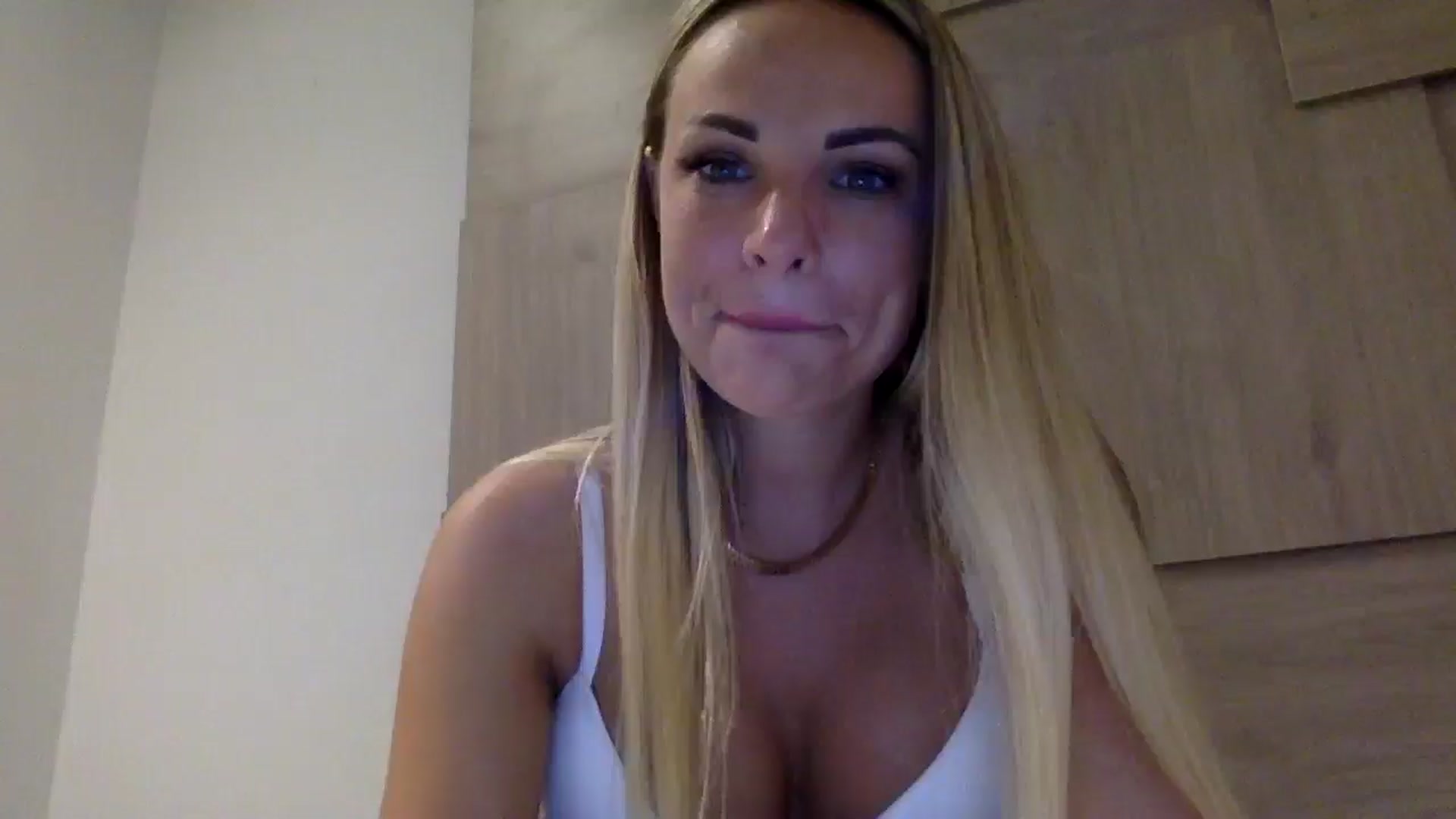 Gallery image thumbnail from Tina_Angel_'s myfreecams stream on, 05/06/2025, 20:59 image 12 of 20