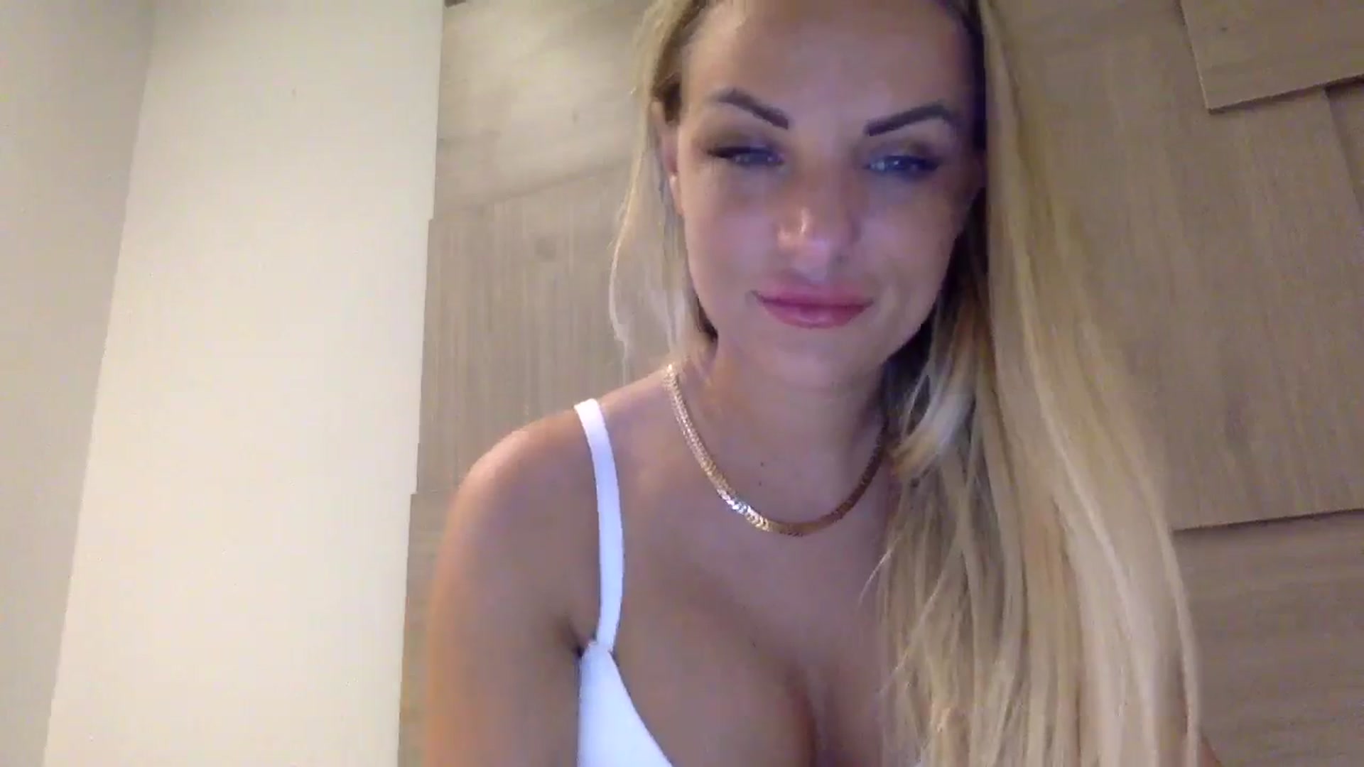 Gallery image thumbnail from Tina_Angel_'s myfreecams stream on, 05/06/2025, 20:59 image 15 of 20
