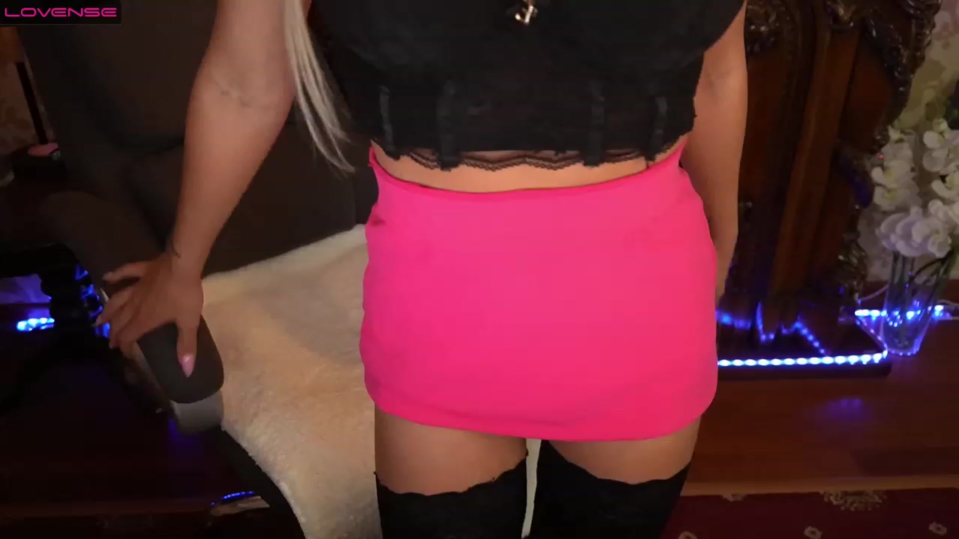 Gallery image thumbnail from Tina_LovMe's myfreecams stream on, 06/01/2023, 18:13 image 15 of 20